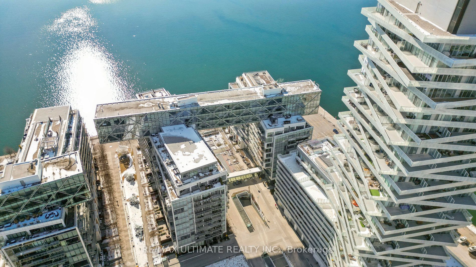 29 Queens Quay E, #705