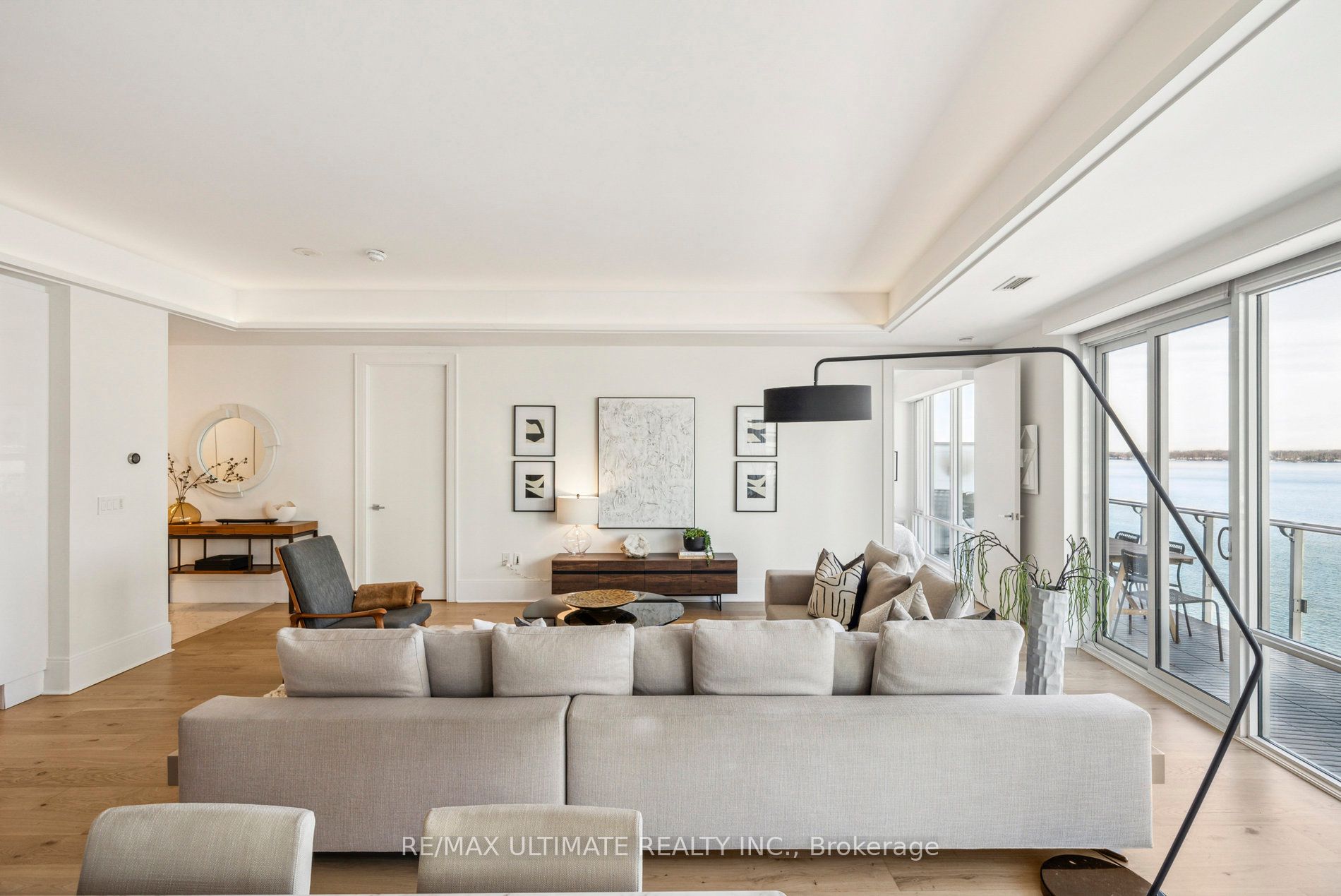 29 Queens Quay E, #705