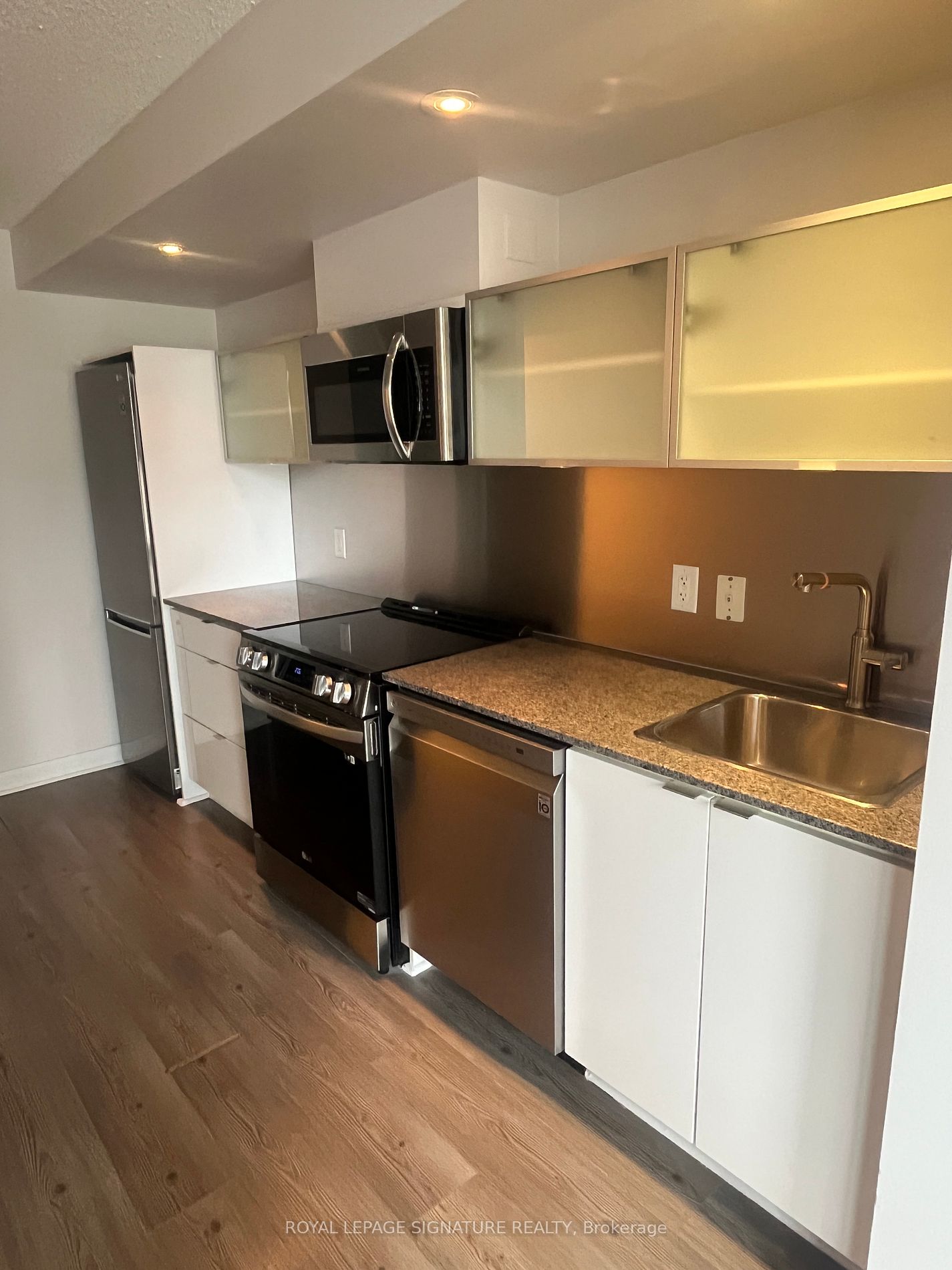 4K Spadina Ave, #317