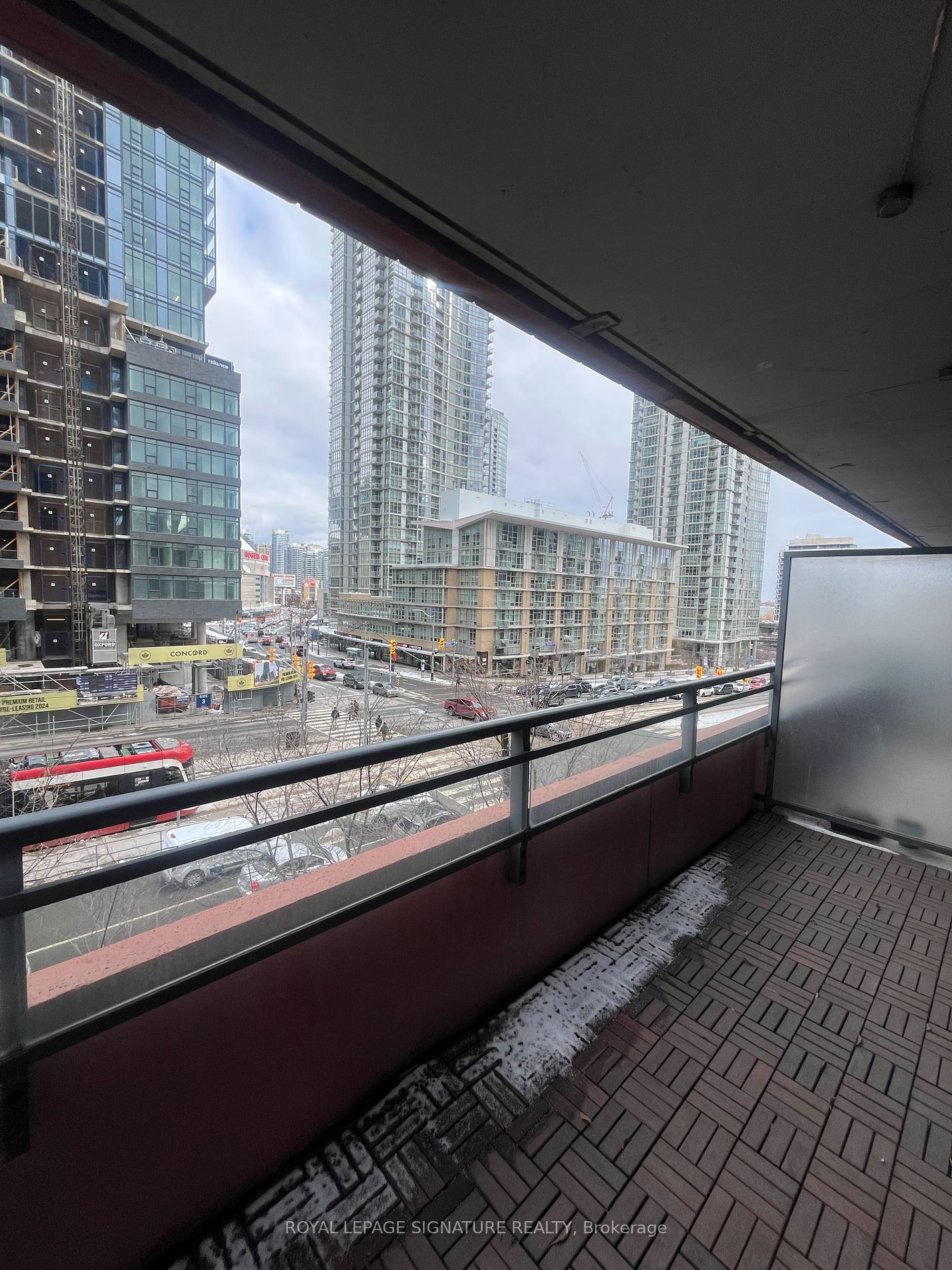 4K Spadina Ave, #317