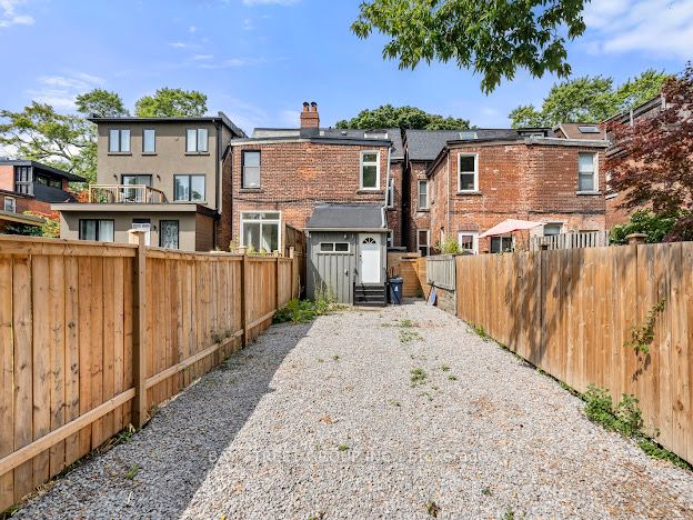 165 Howland Ave