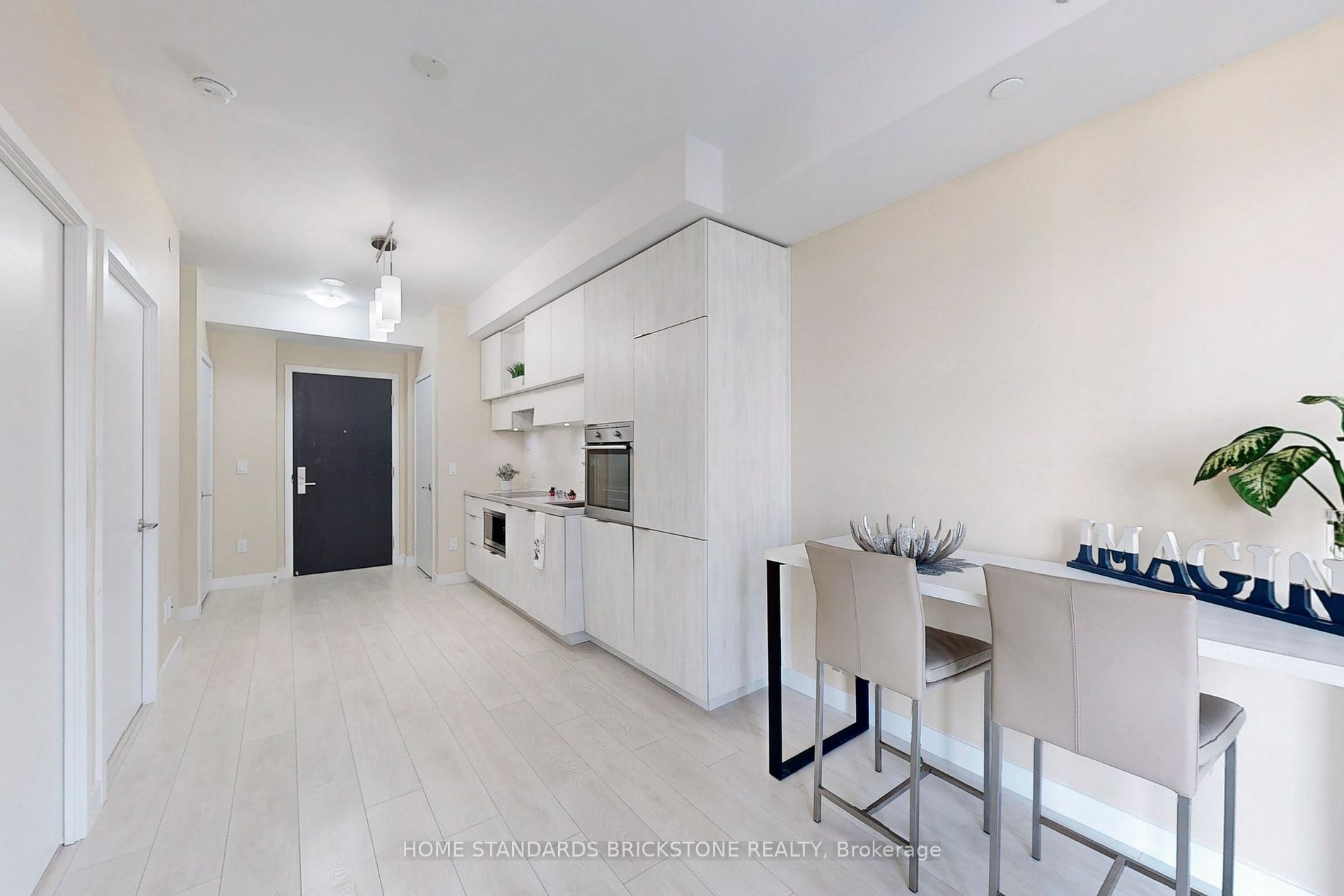 8 Eglinton Ave E, #2004