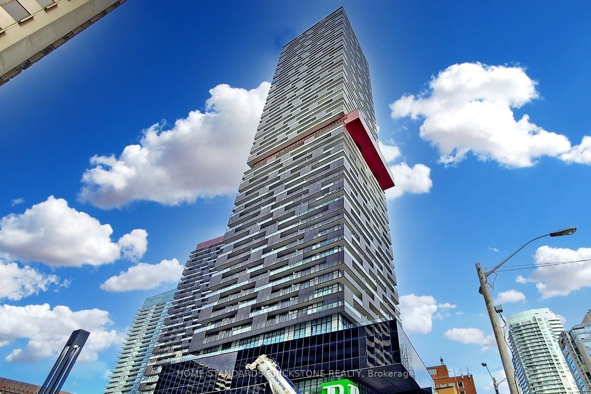 8 Eglinton Ave E, #2004