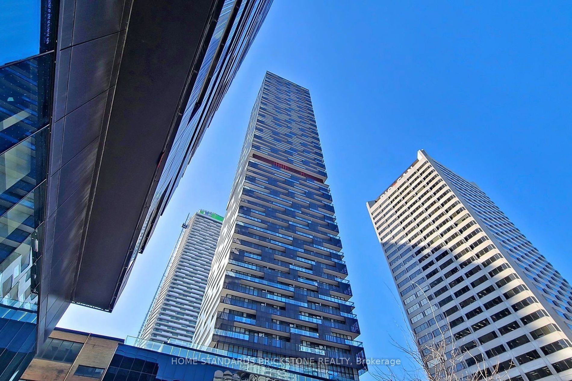 8 Eglinton Ave E, #2004