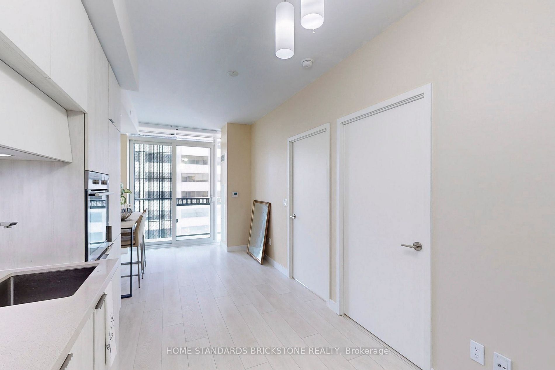 8 Eglinton Ave E, #2004
