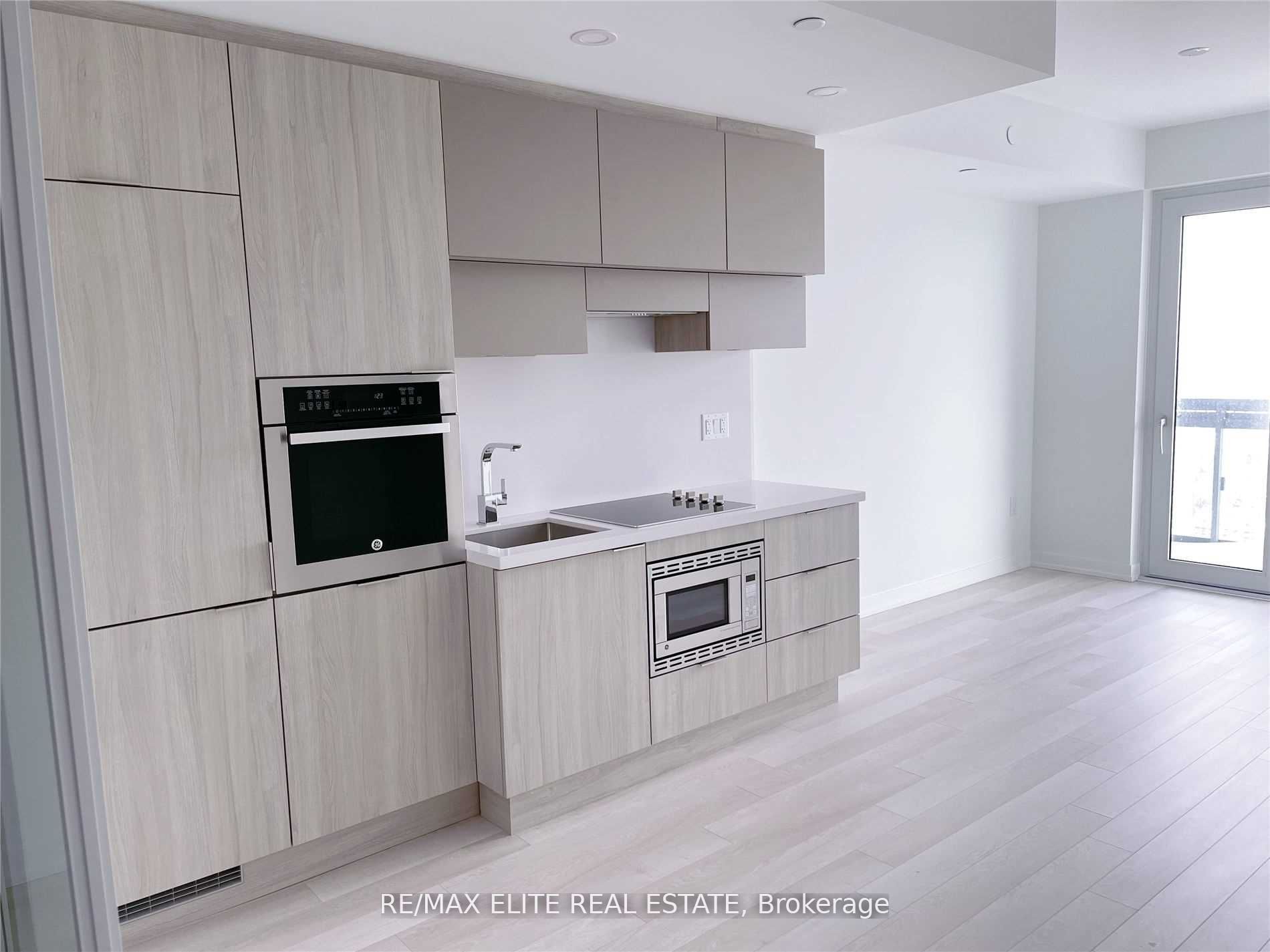 39 Roehampton Avenue, #4201