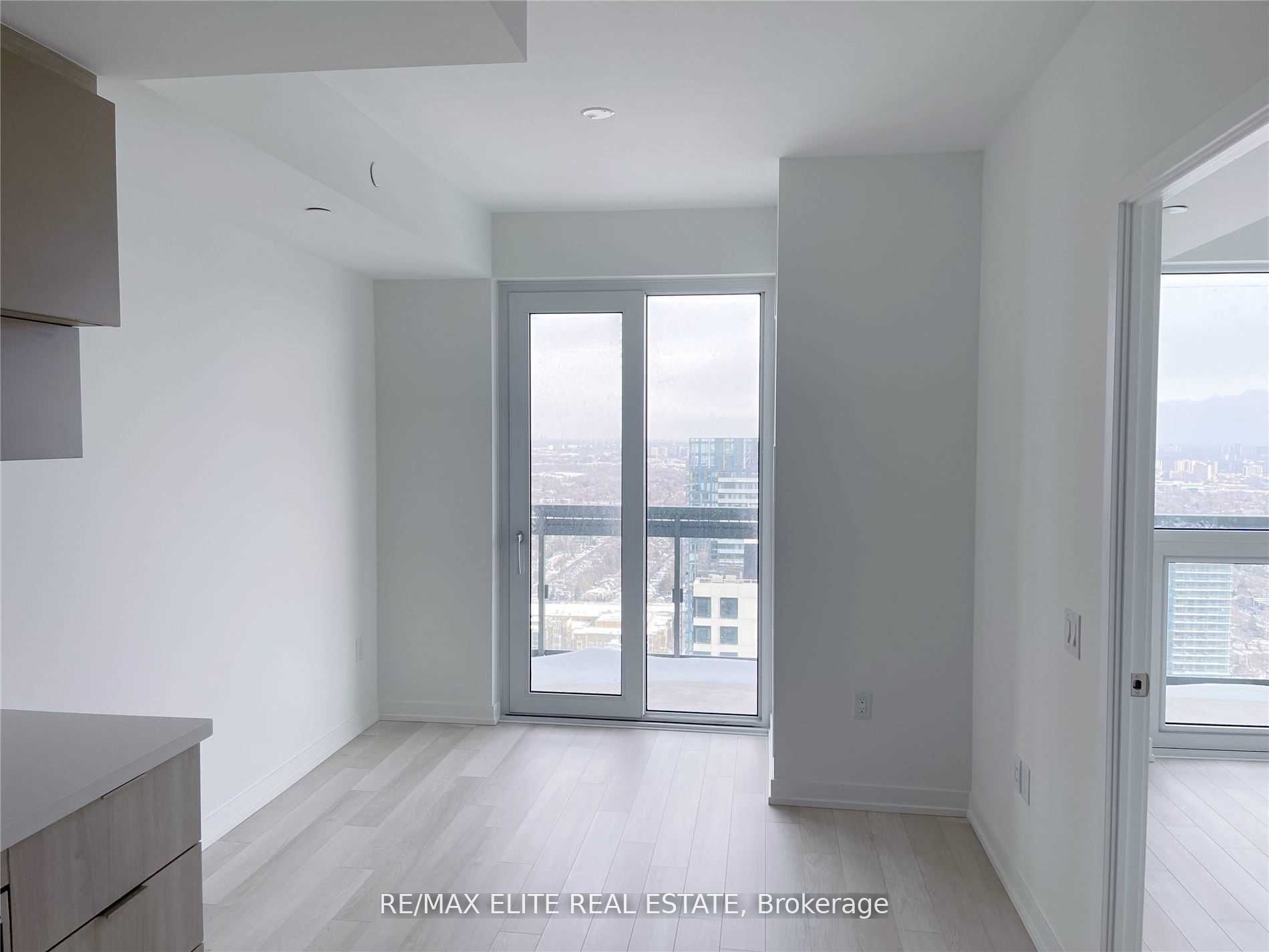 39 Roehampton Avenue, #4201