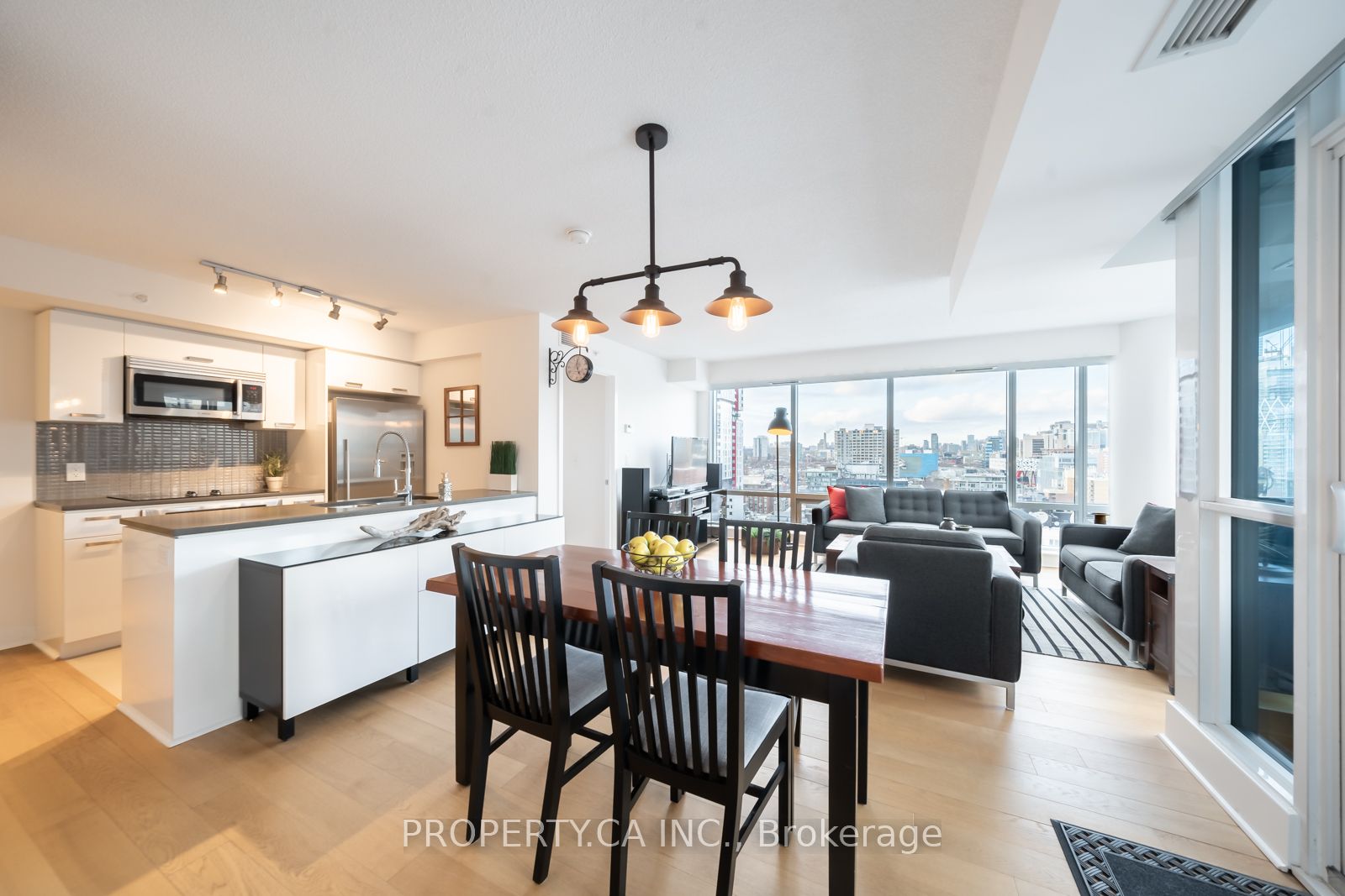 295 Adelaide St W, #1804