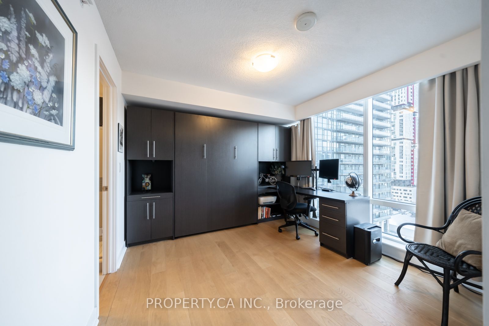 295 Adelaide St W, #1804