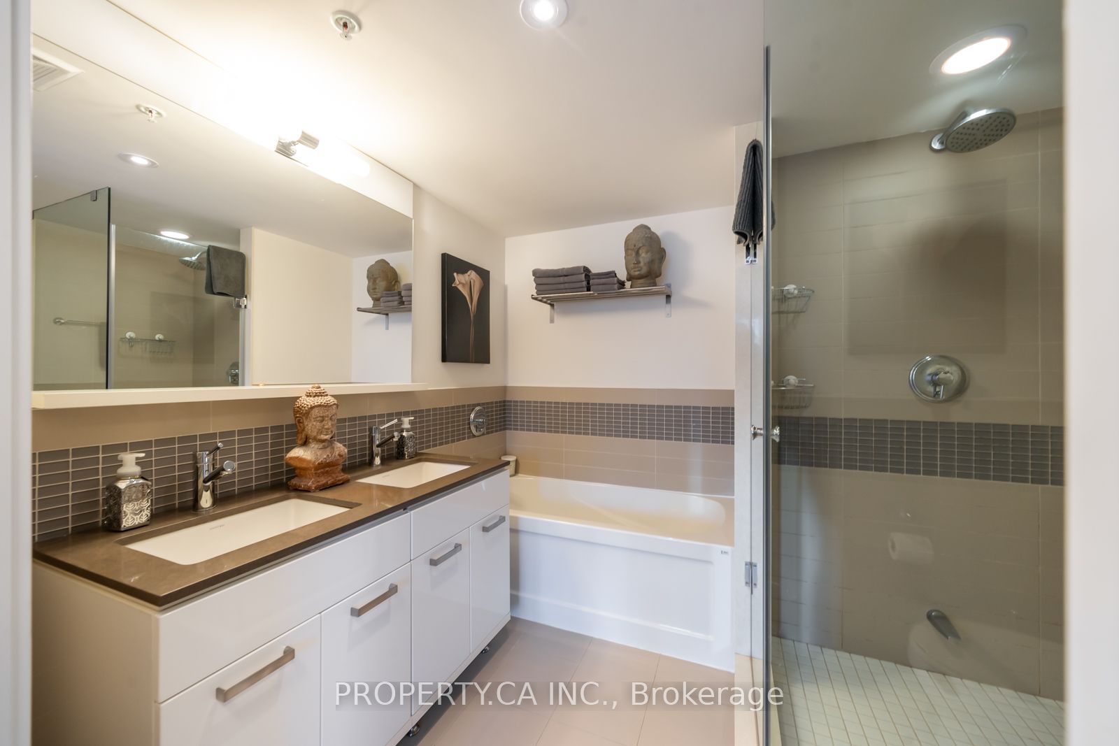 295 Adelaide St W, #1804