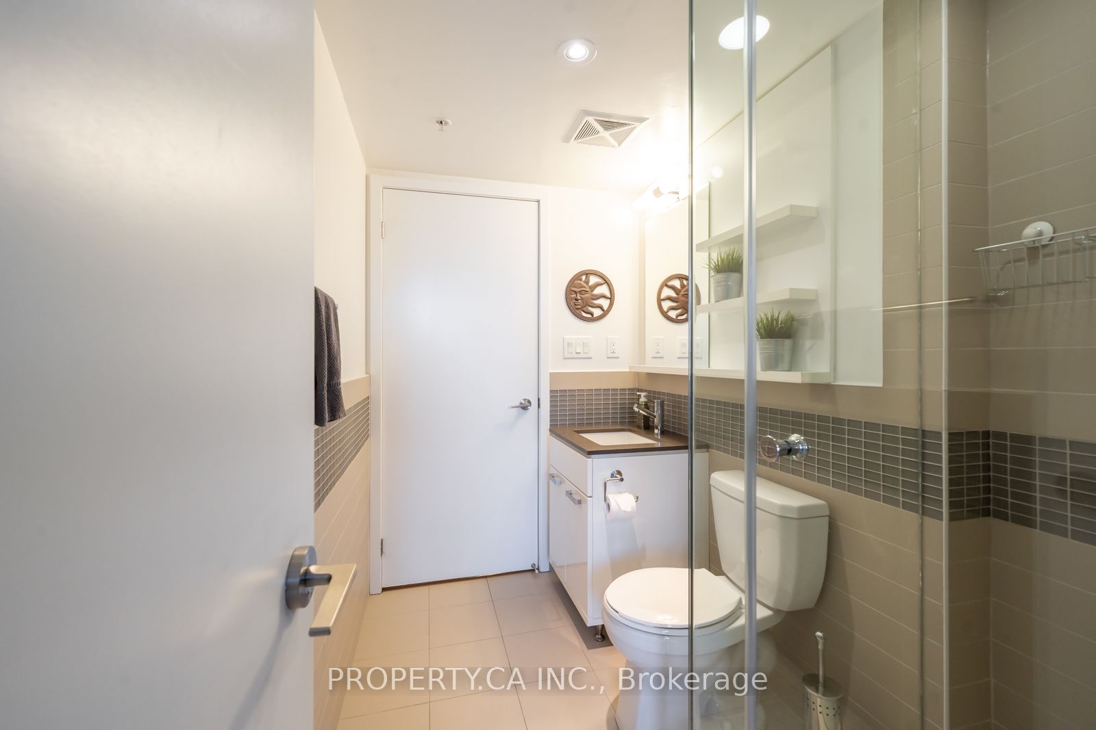 295 Adelaide St W, #1804