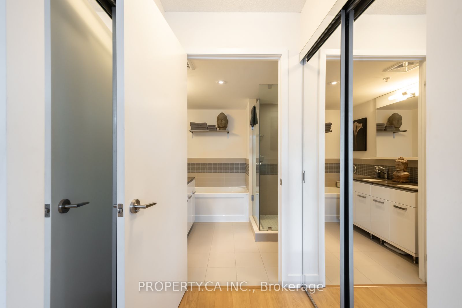 295 Adelaide St W, #1804