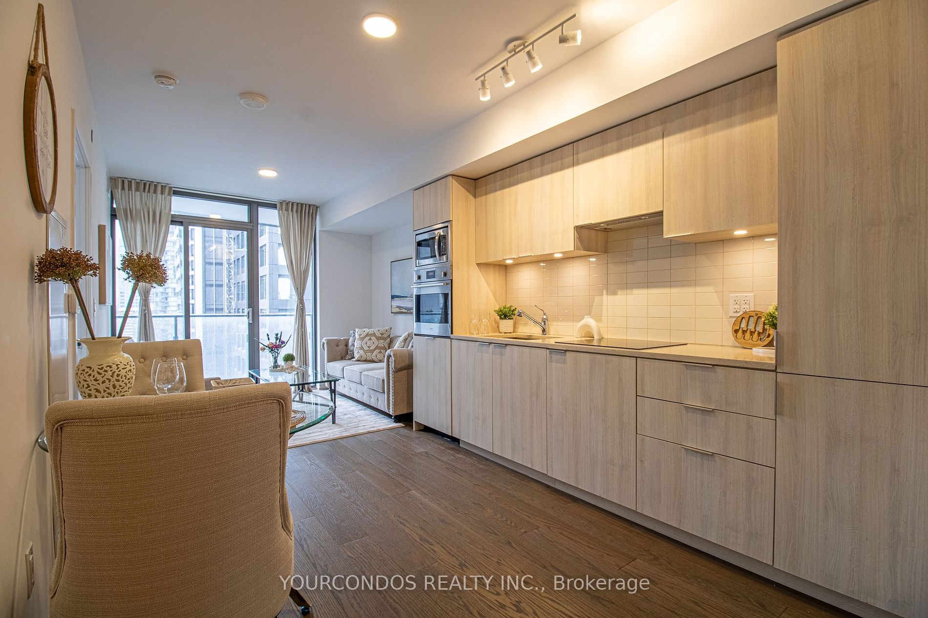 11 Wellesley St W, #2009