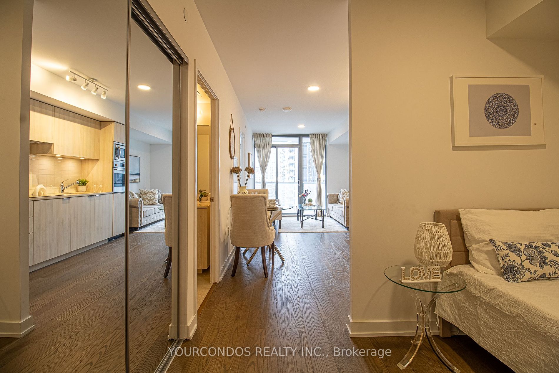 11 Wellesley St W, #2009