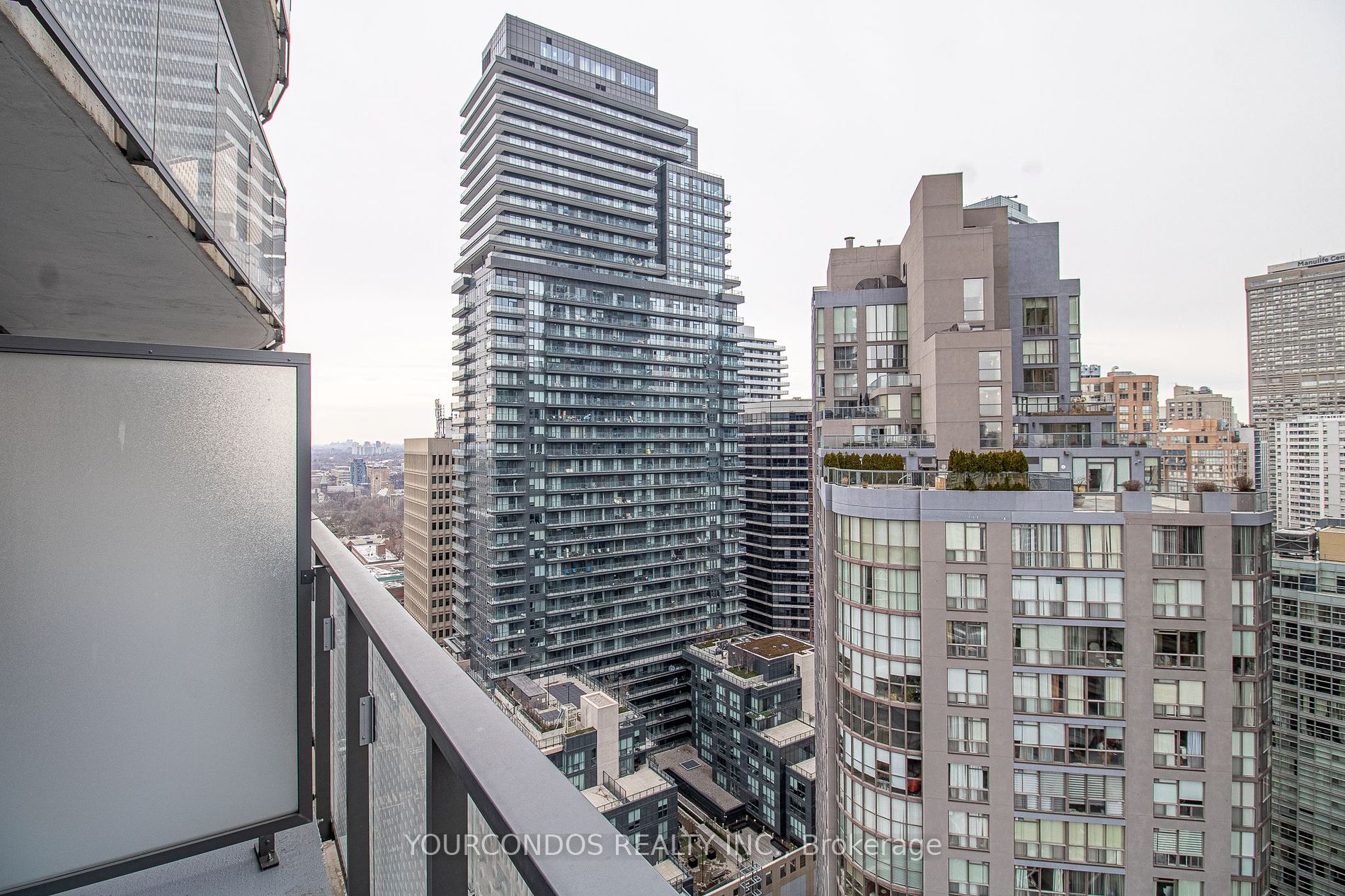 11 Wellesley St W, #2009