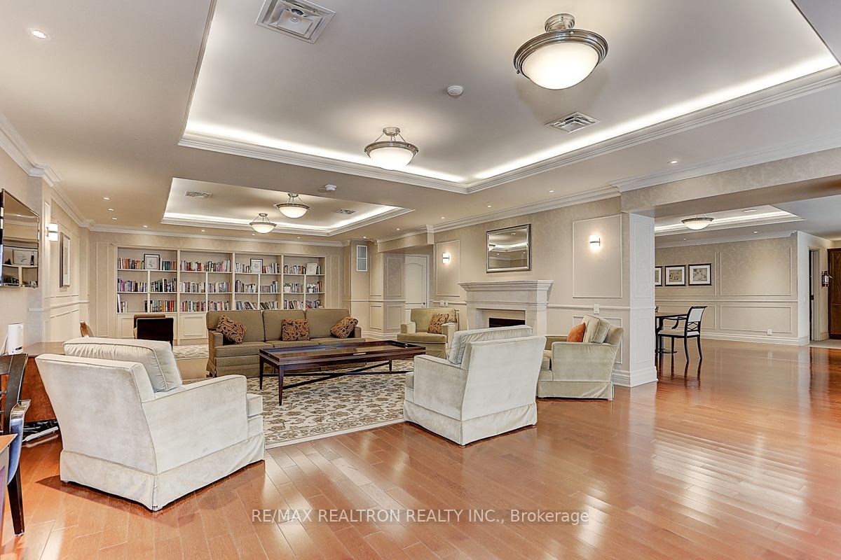 2 Clairtrell Rd, #Rg5