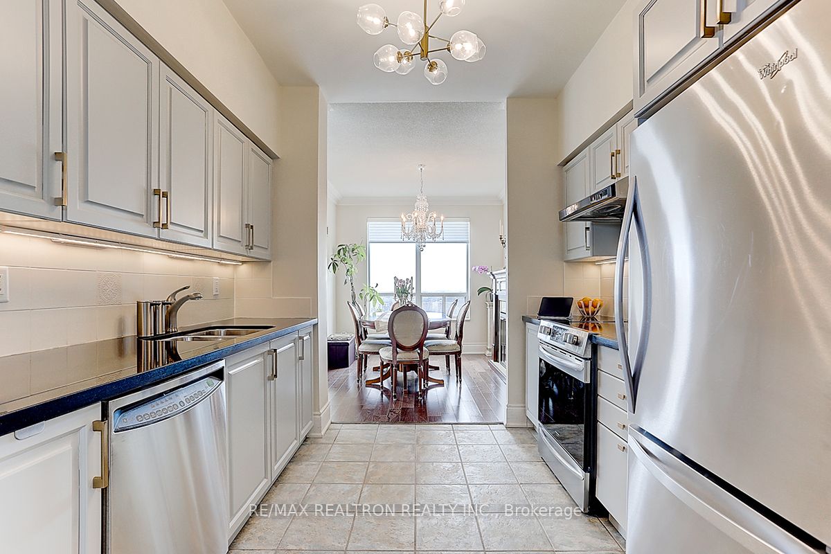 2 Clairtrell Rd, #Rg5