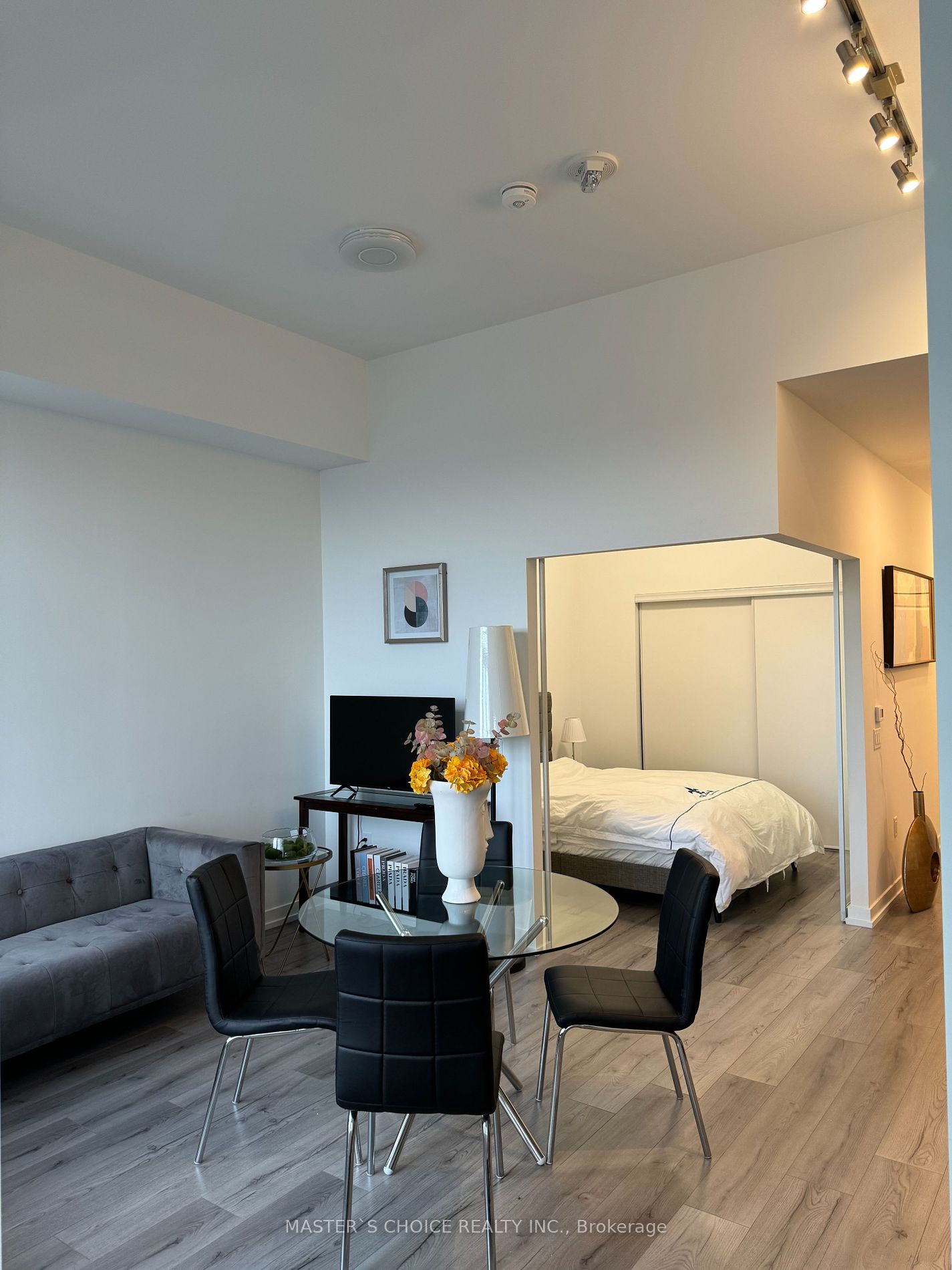 395 Bloor Street E #5405