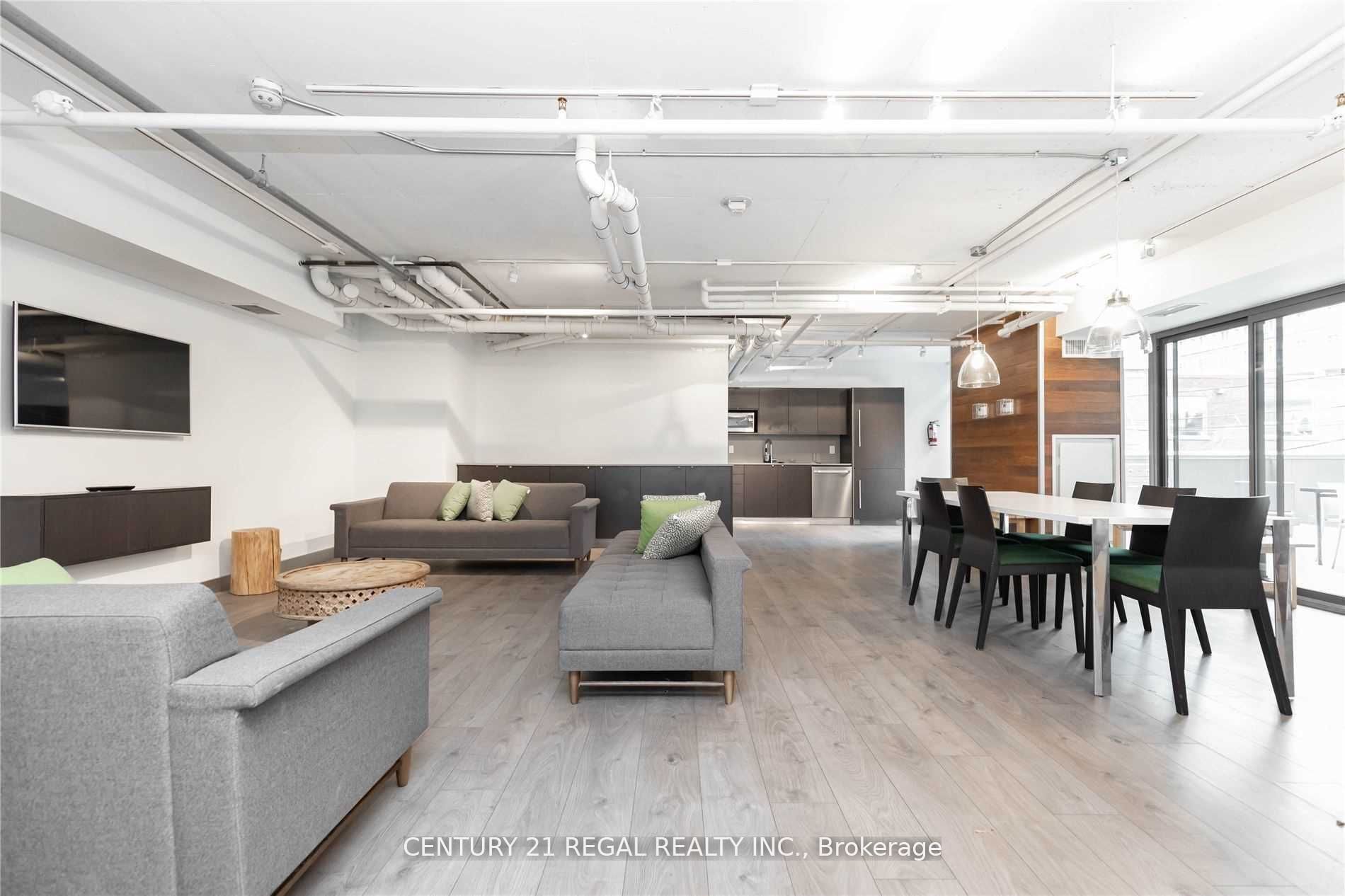 32 Camden St, #201