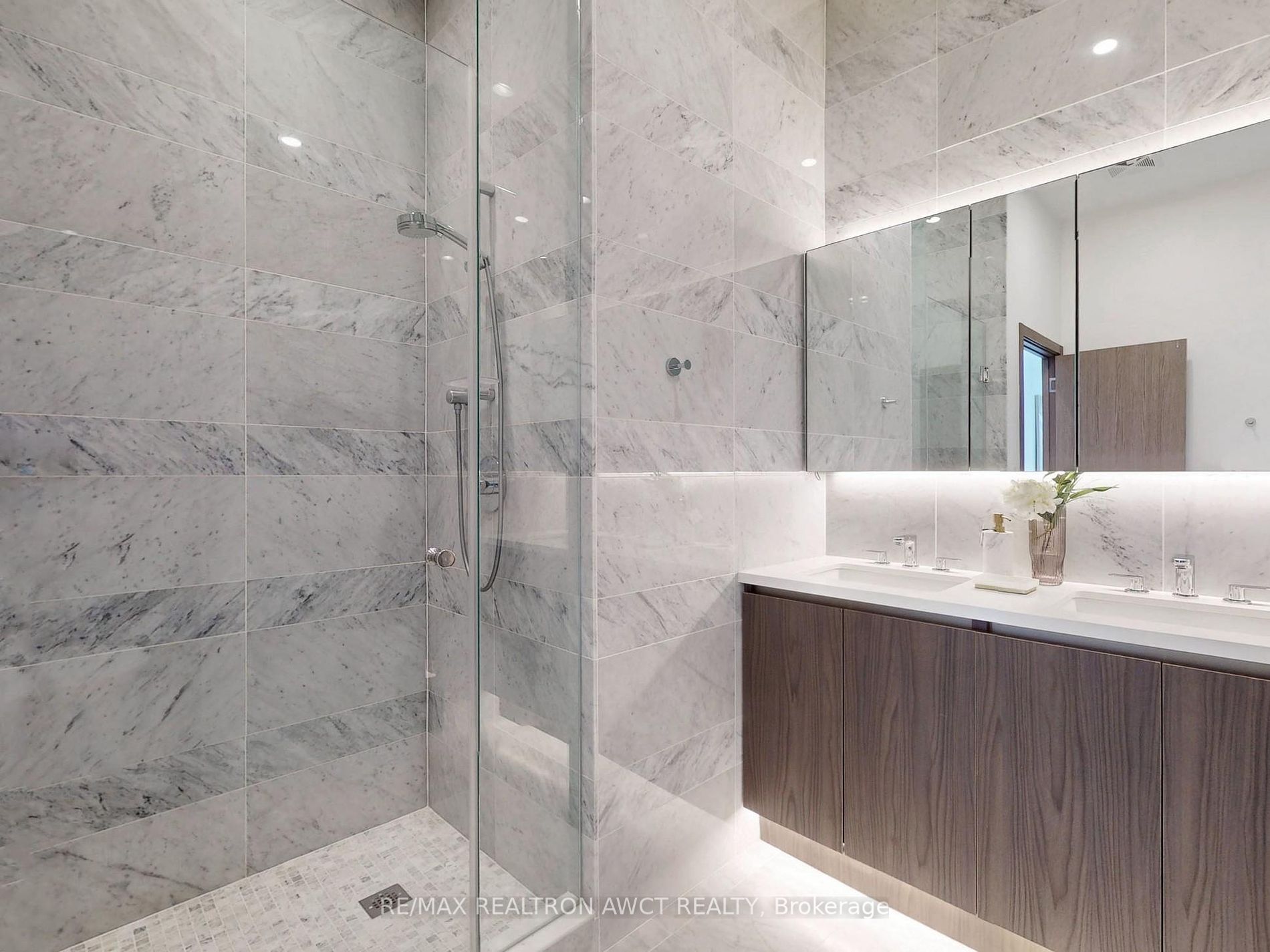 17 Bathurst St, #Ph02