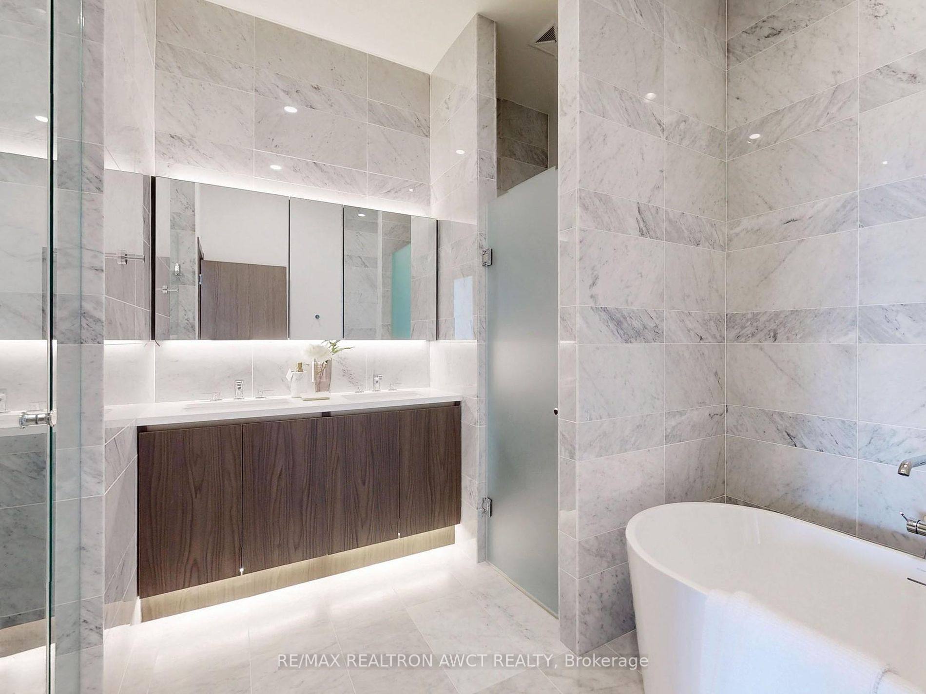 17 Bathurst St, #Ph02