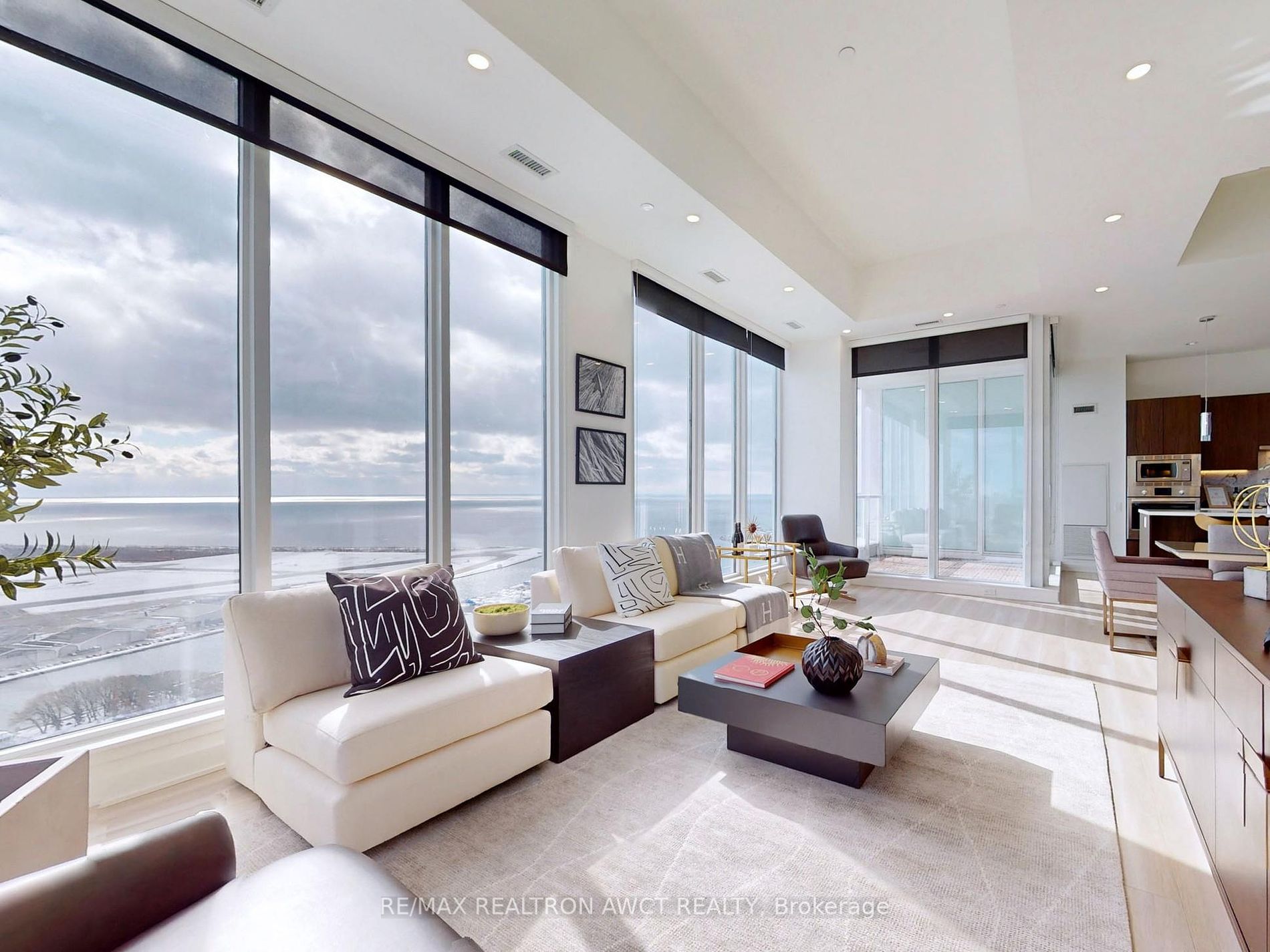 17 Bathurst St, #Ph02