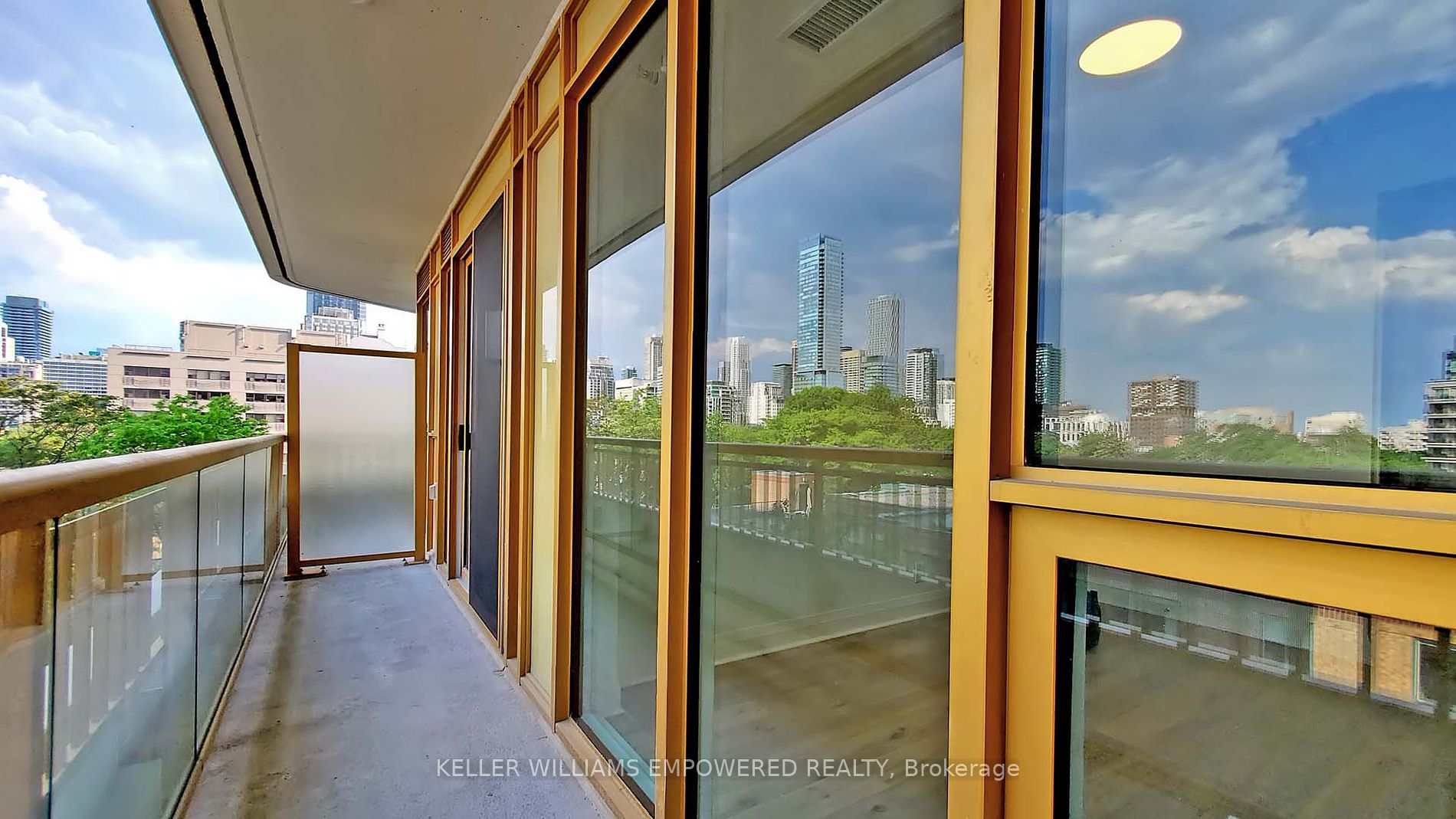 151 Avenue Rd, #603