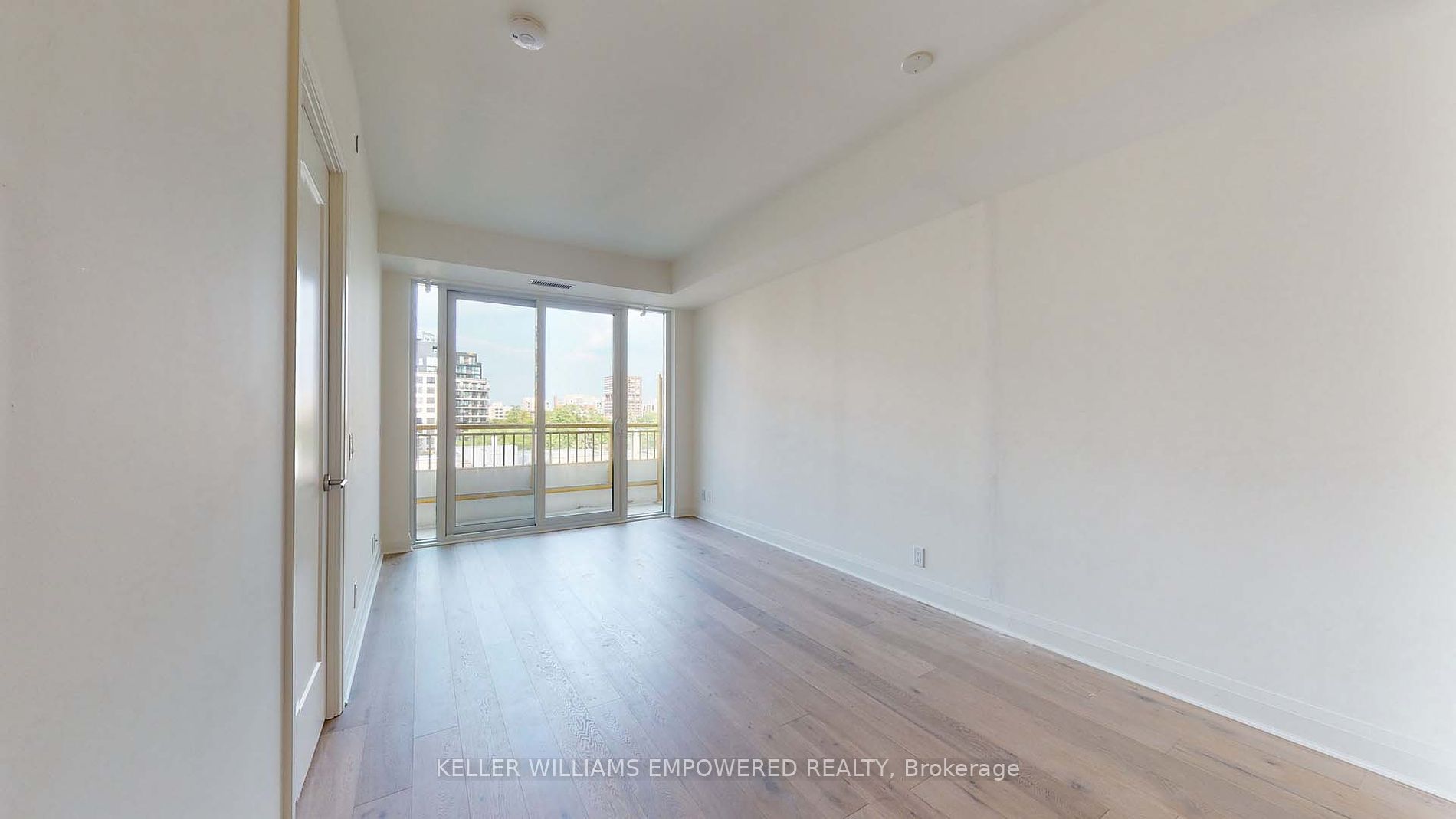 151 Avenue Rd, #603