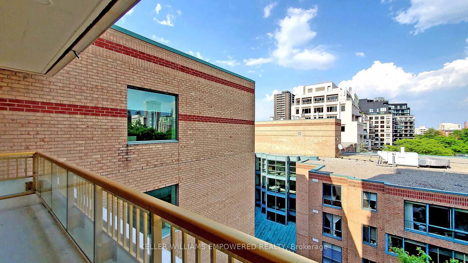 151 Avenue Rd, #603