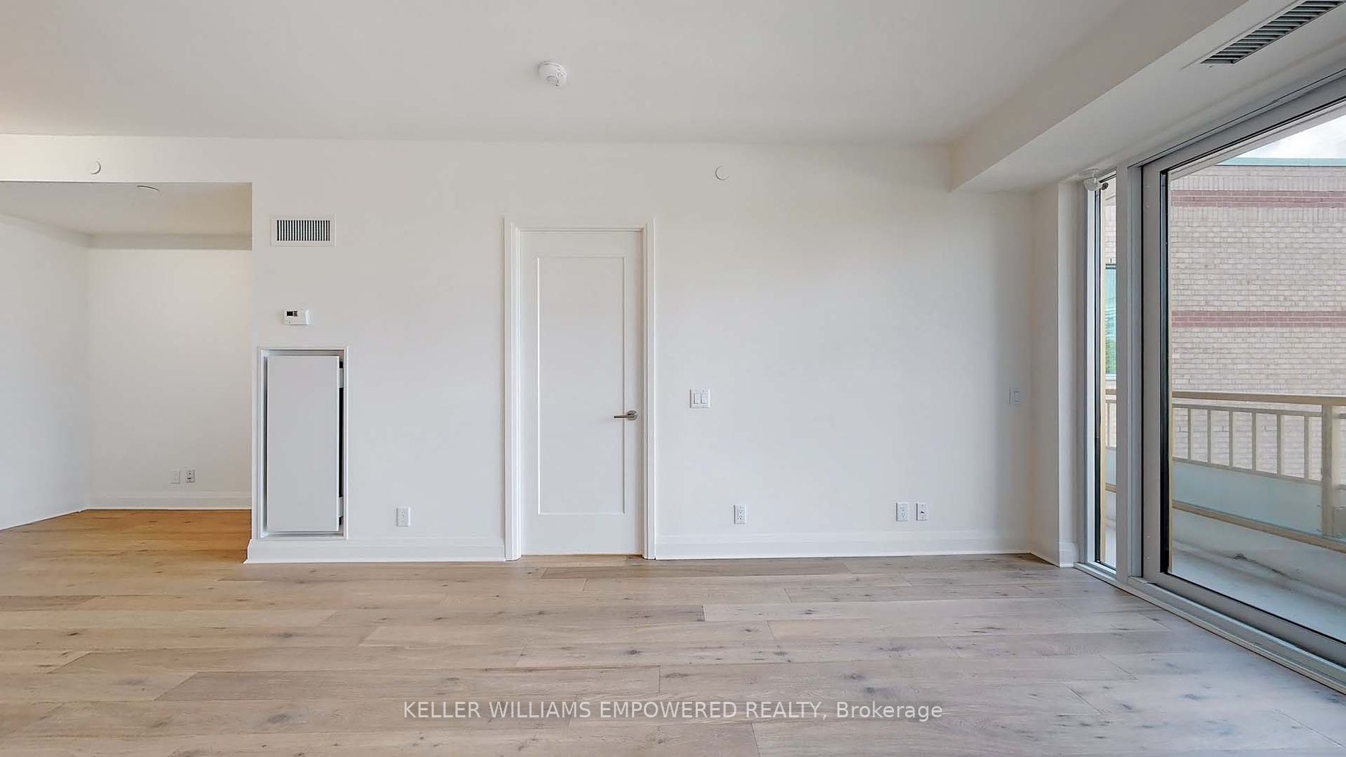 151 Avenue Rd, #603