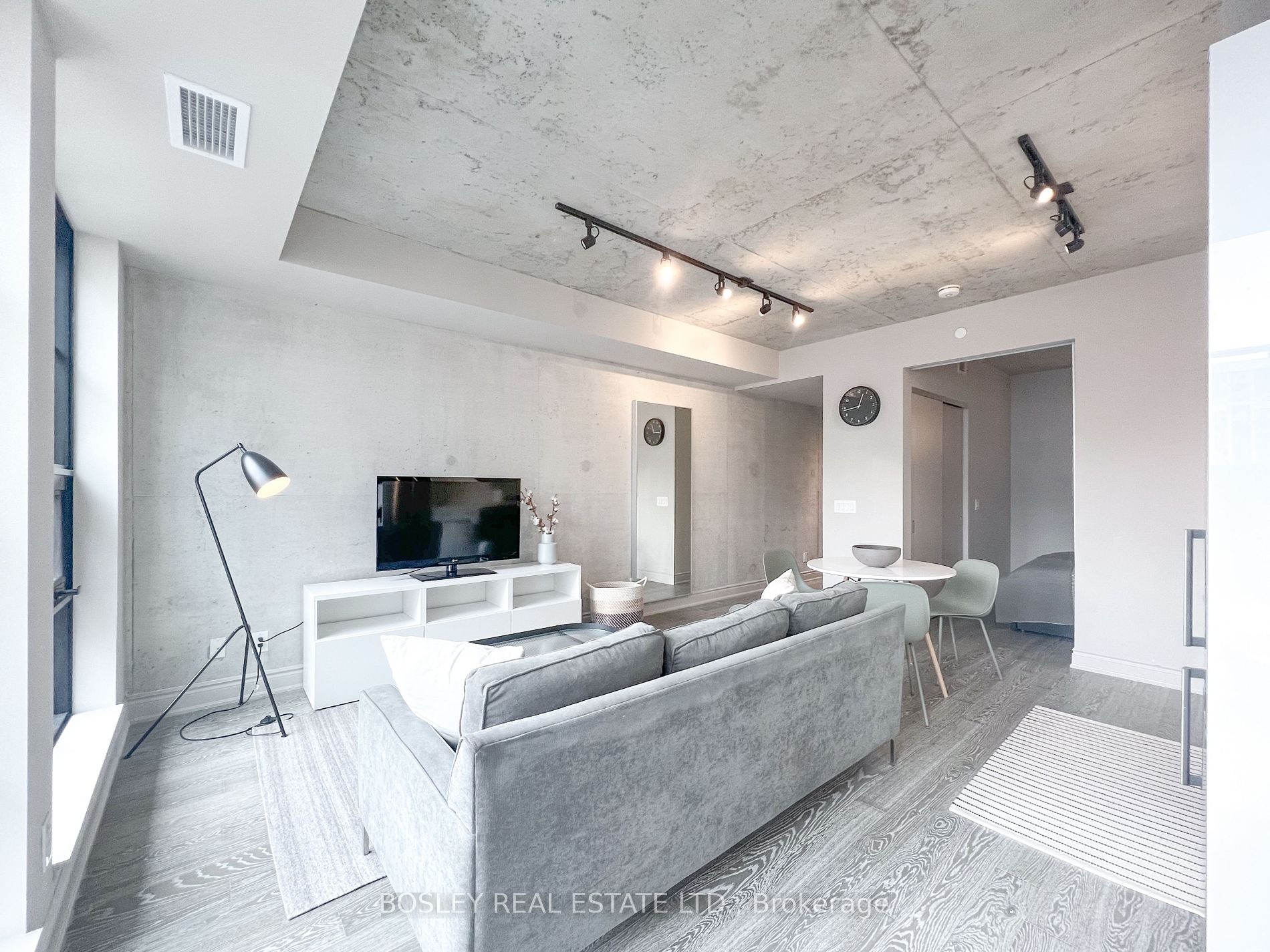608 Richmond Street W #709