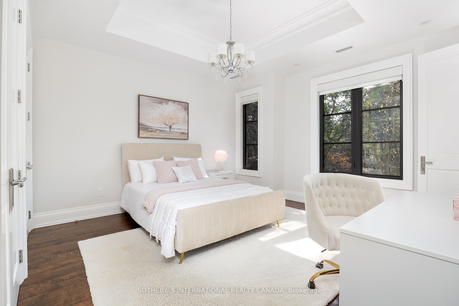 22 Hillhurst Blvd