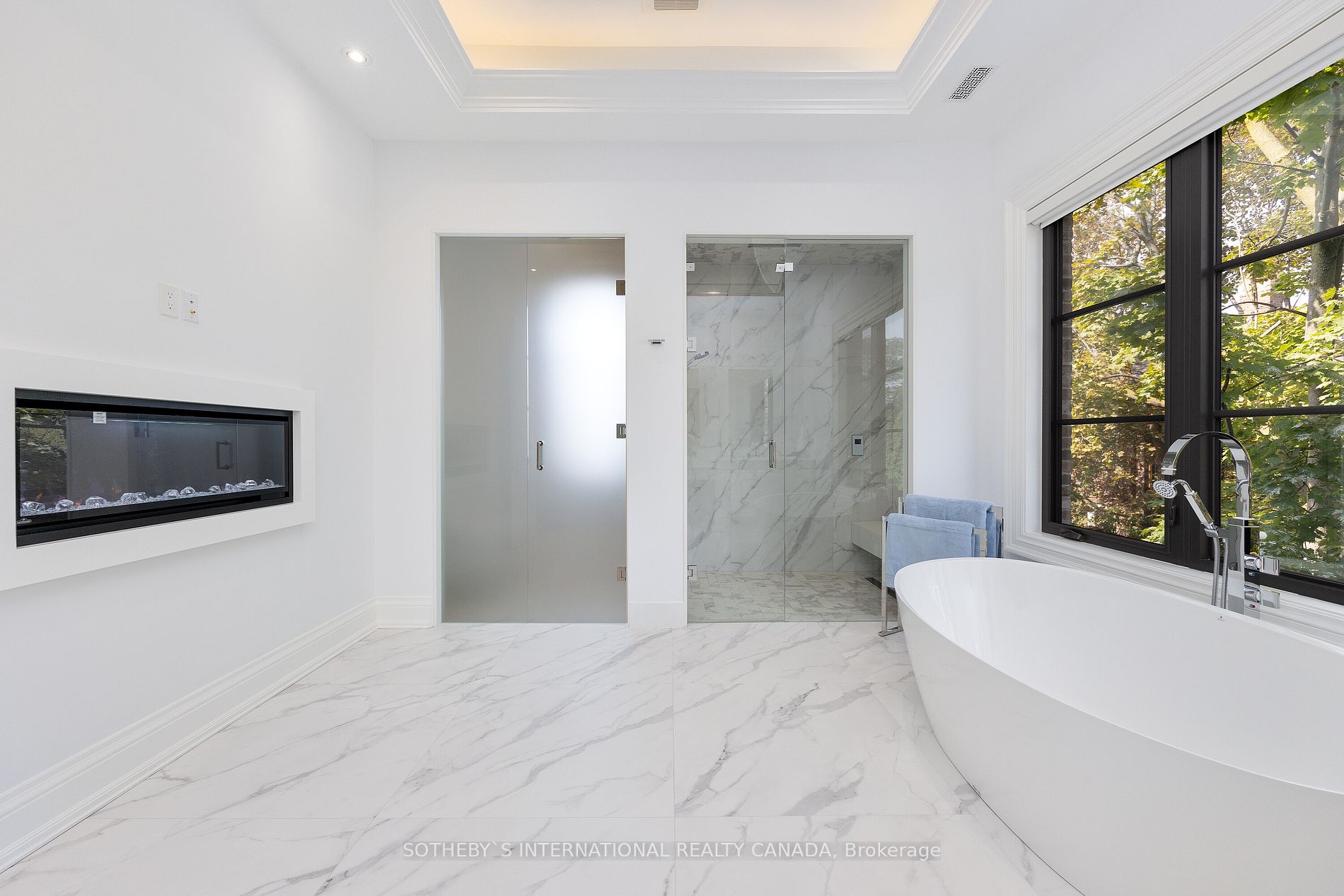 22 Hillhurst Blvd