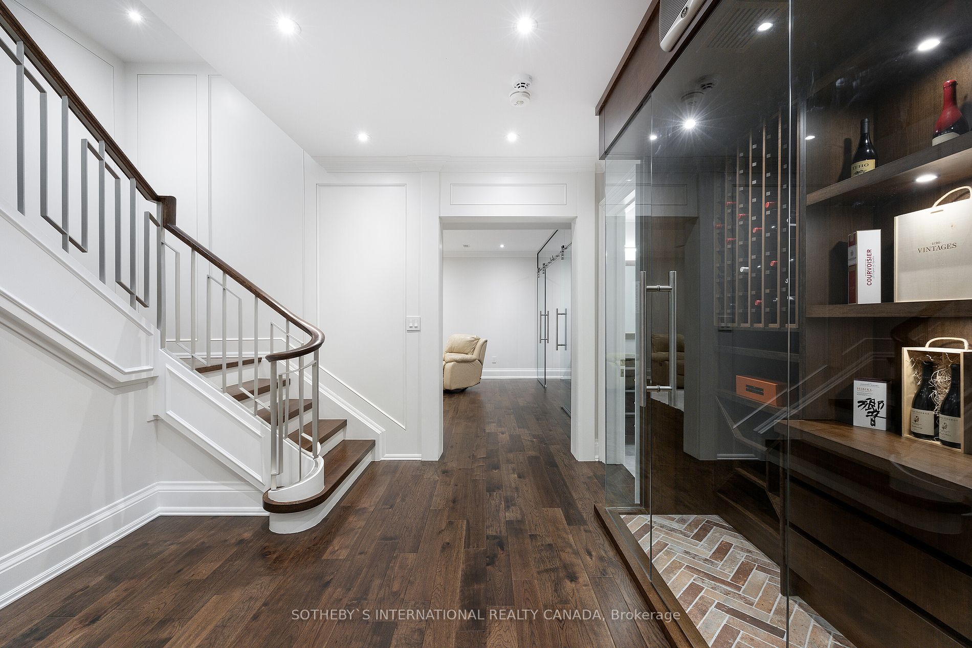 22 Hillhurst Blvd