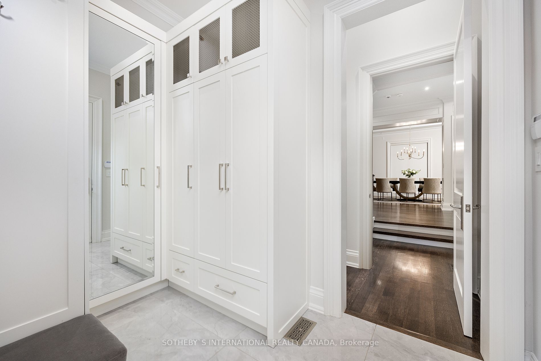 22 Hillhurst Blvd