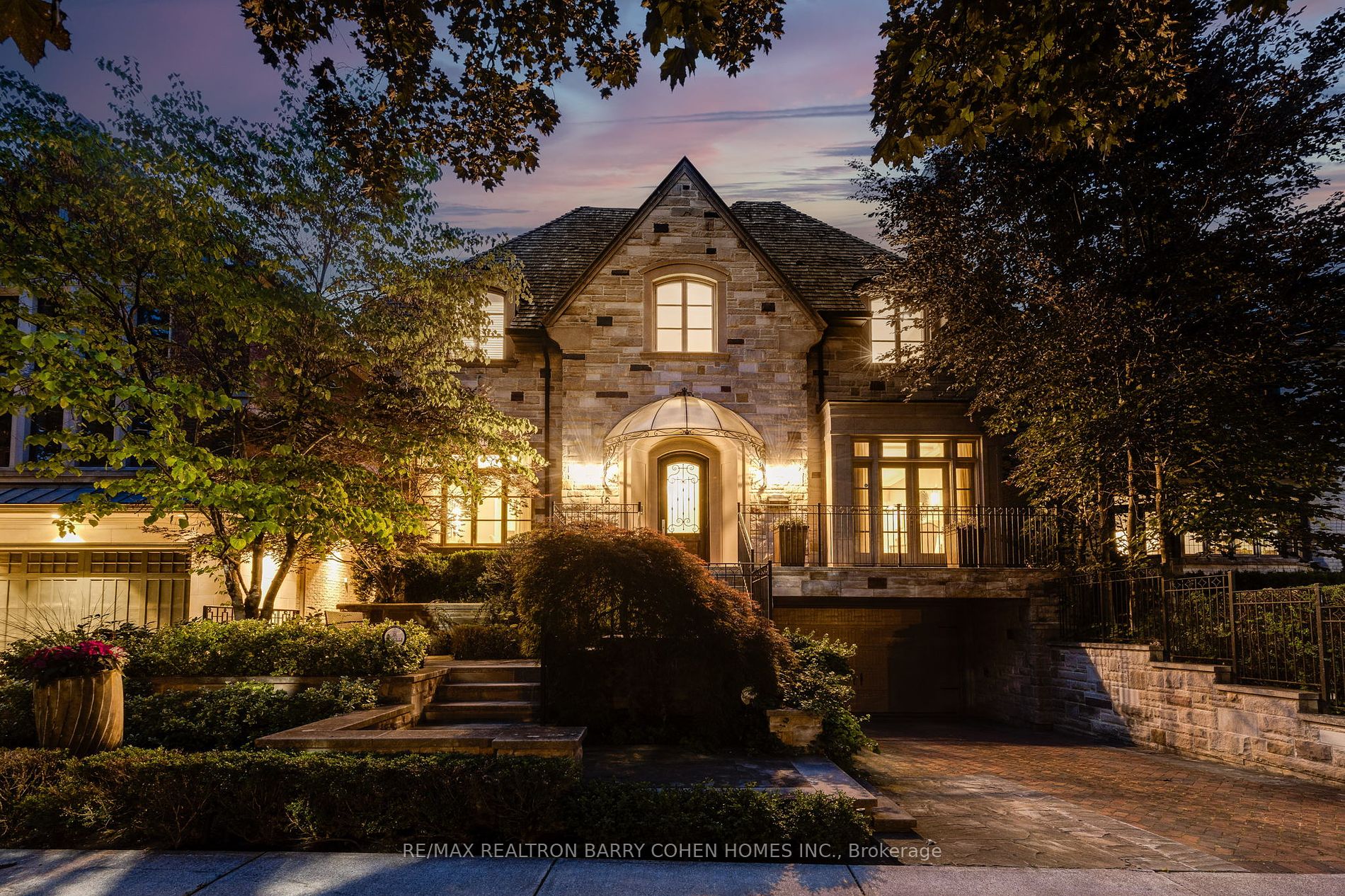 16 Delavan Avenue
