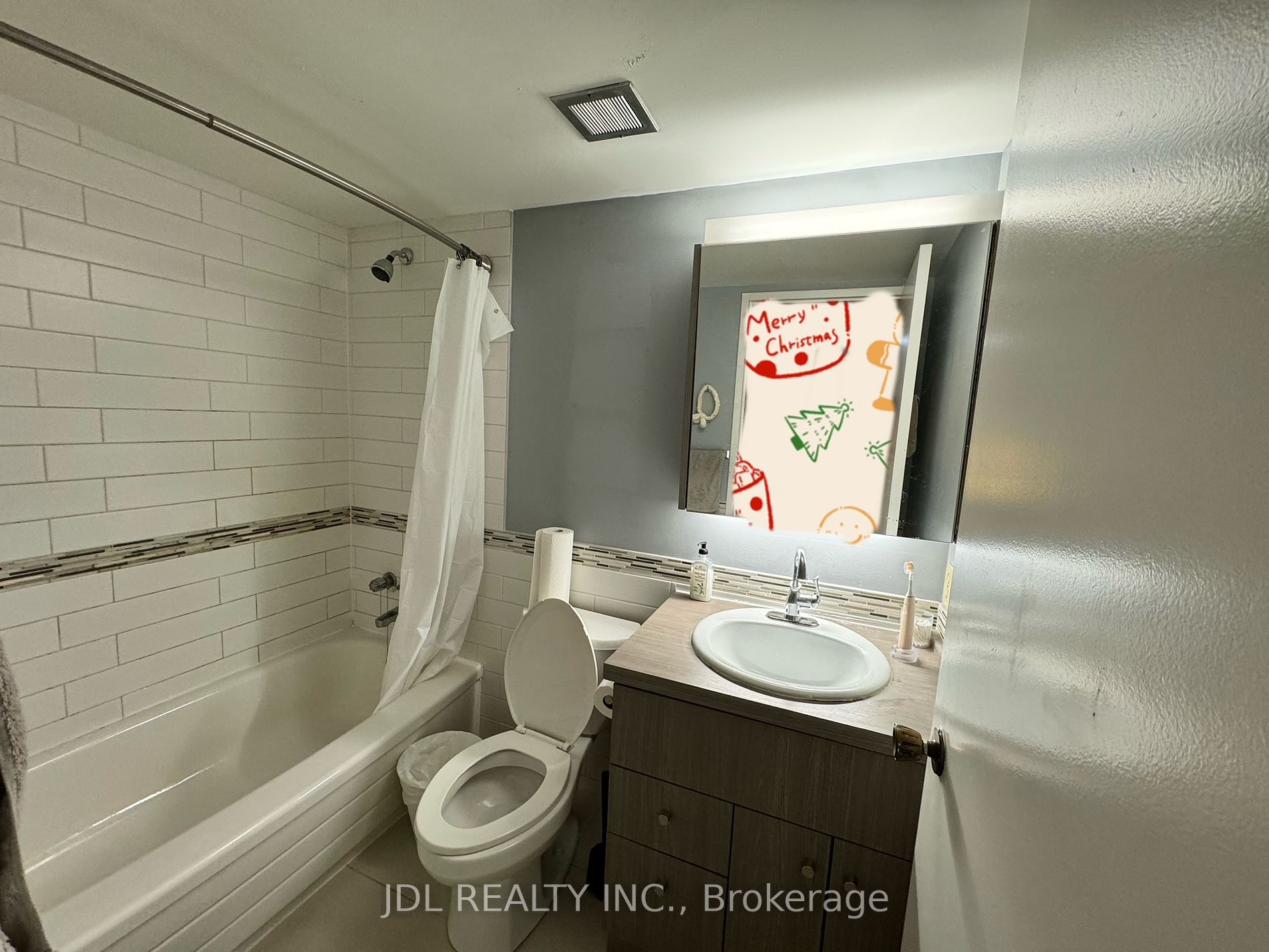 633 Bay St, #1204