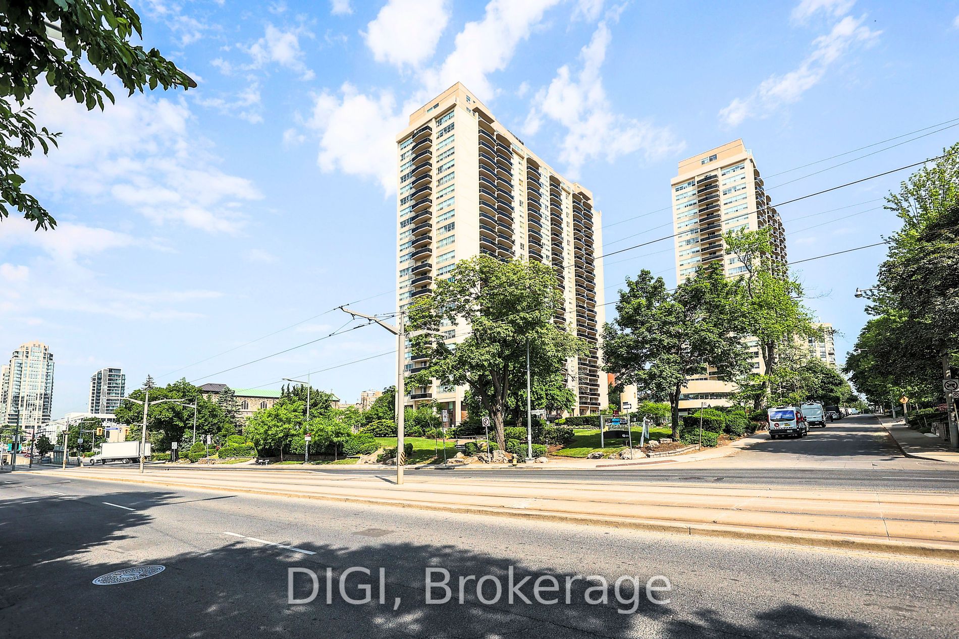 400 Walmer Road, #PH24