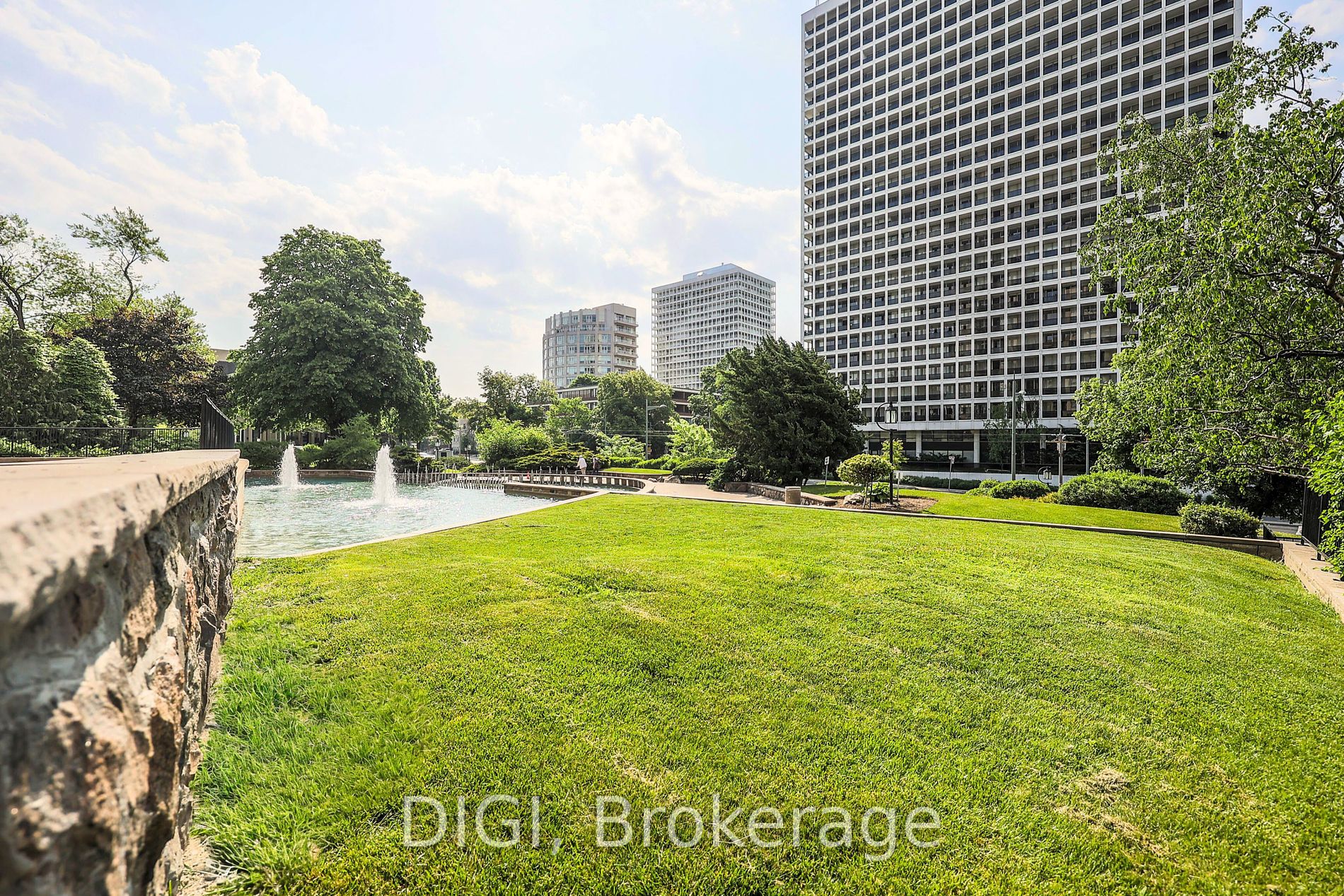 400 Walmer Road, #PH24