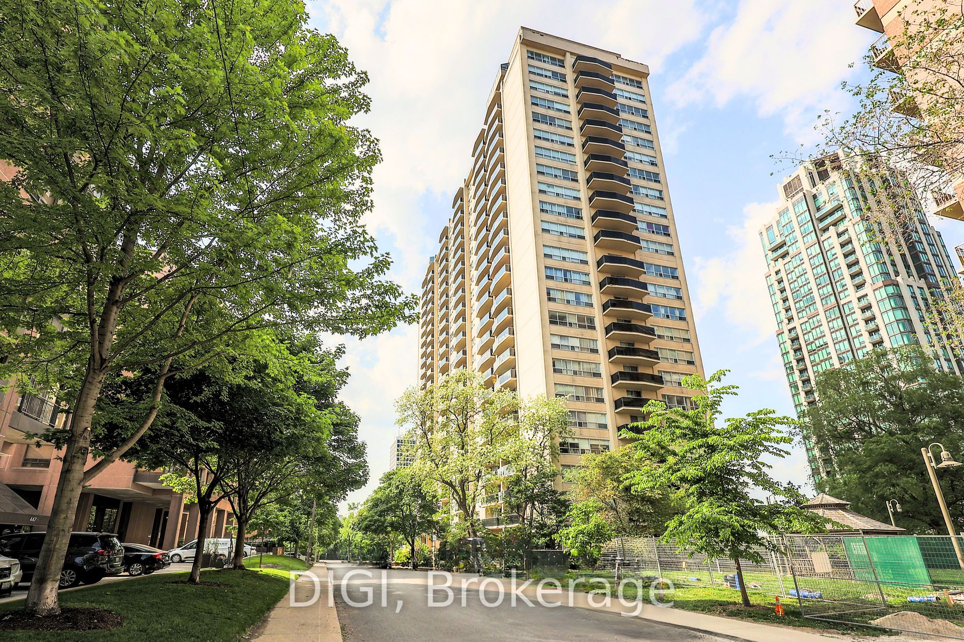 400 Walmer Road, #PH24