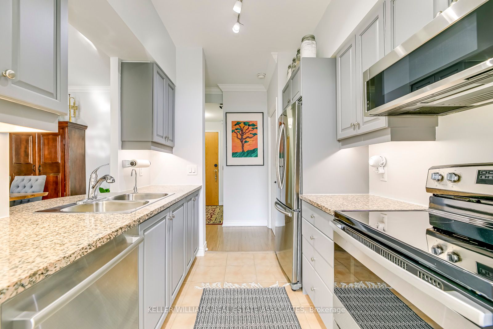 2 Edith Dr, #406