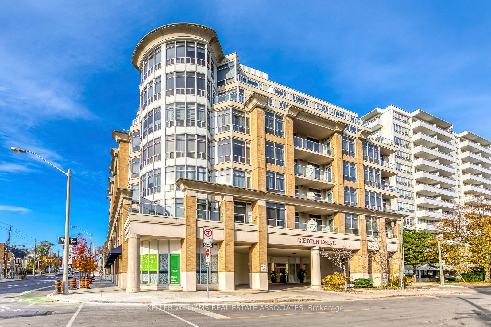 2 Edith Dr, #406