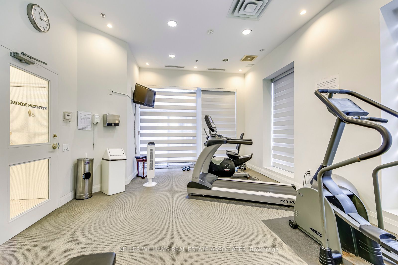 2 Edith Dr, #406