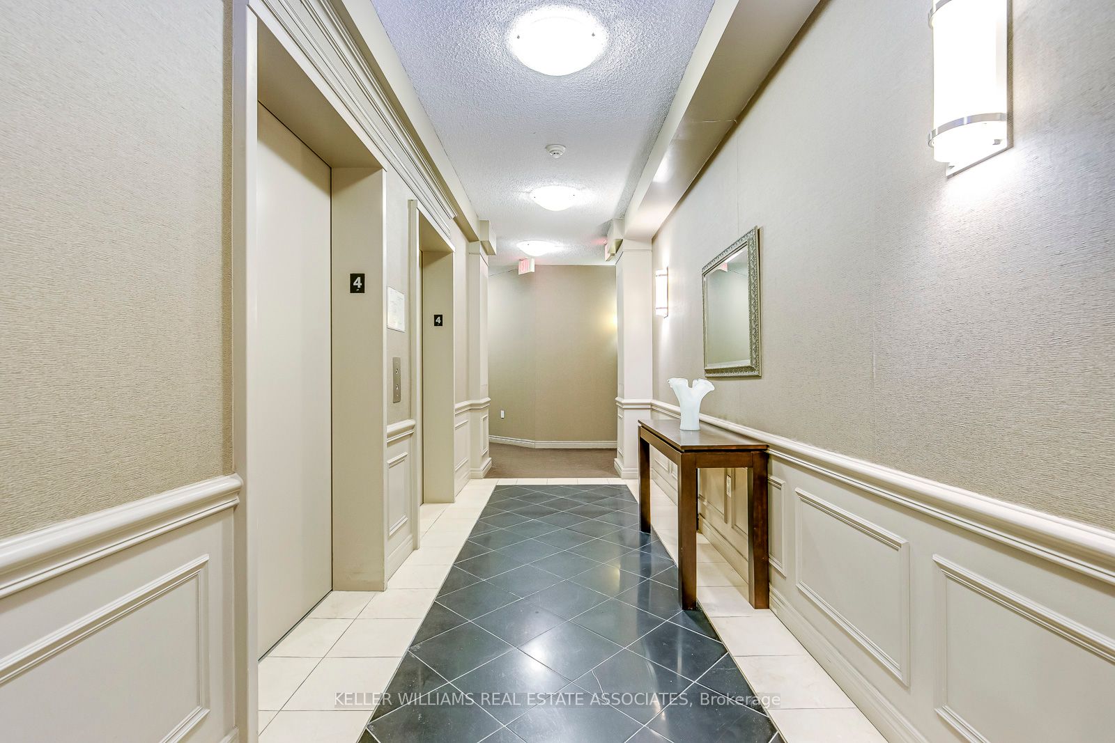 2 Edith Dr, #406