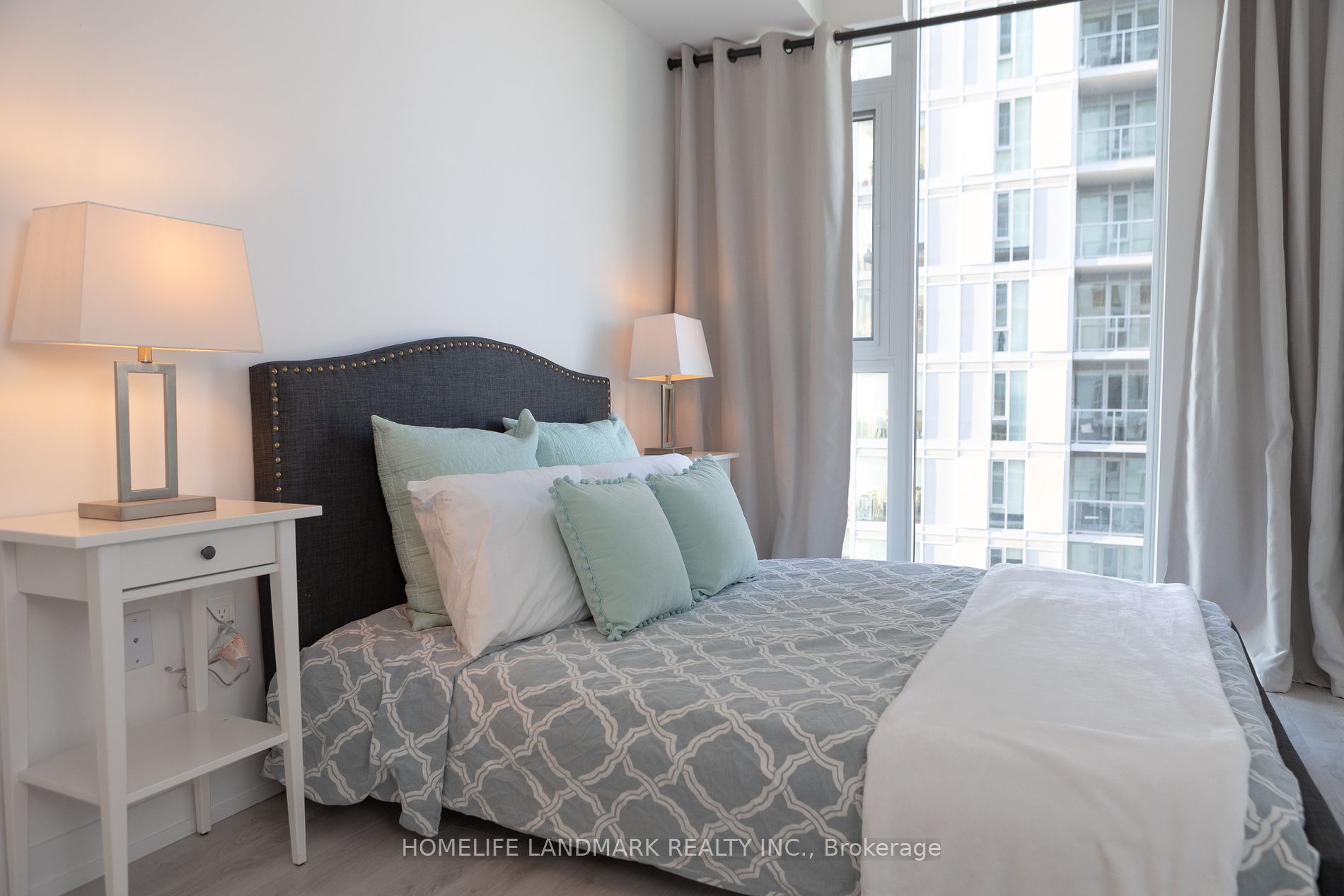 33 Helendale Avenue, #1003