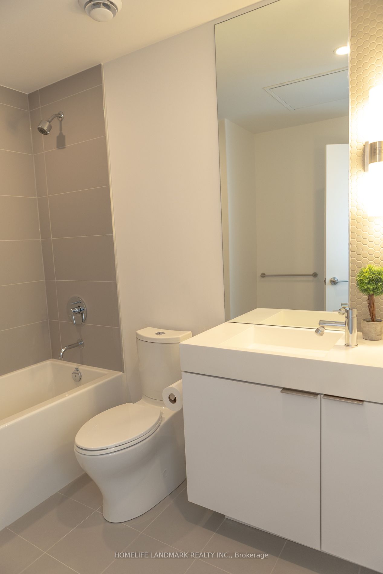 33 Helendale Avenue, #1003
