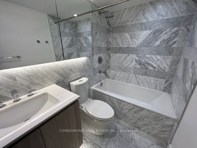 17 Bathurst Street, #911