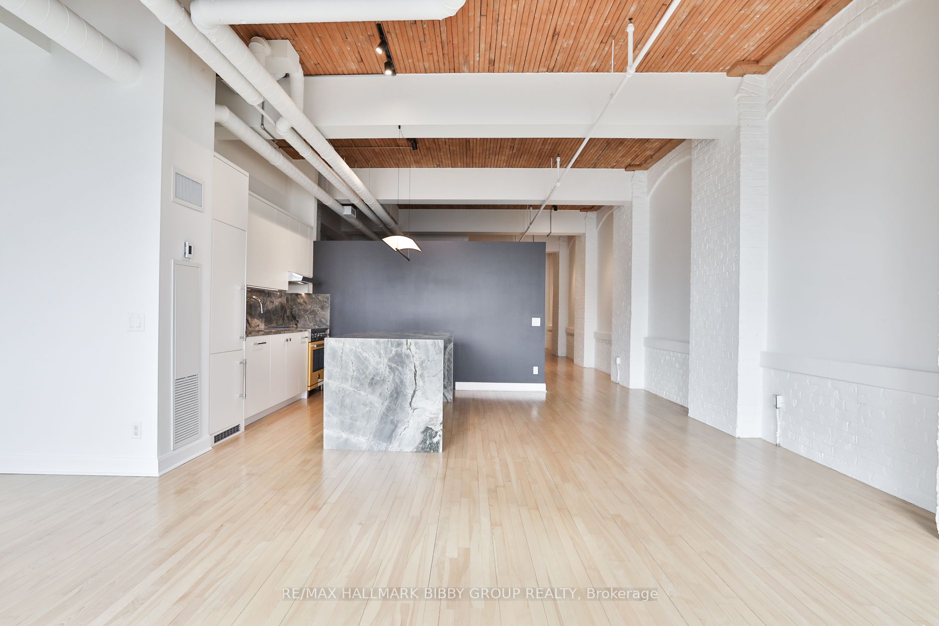993 Queen Street W, #409