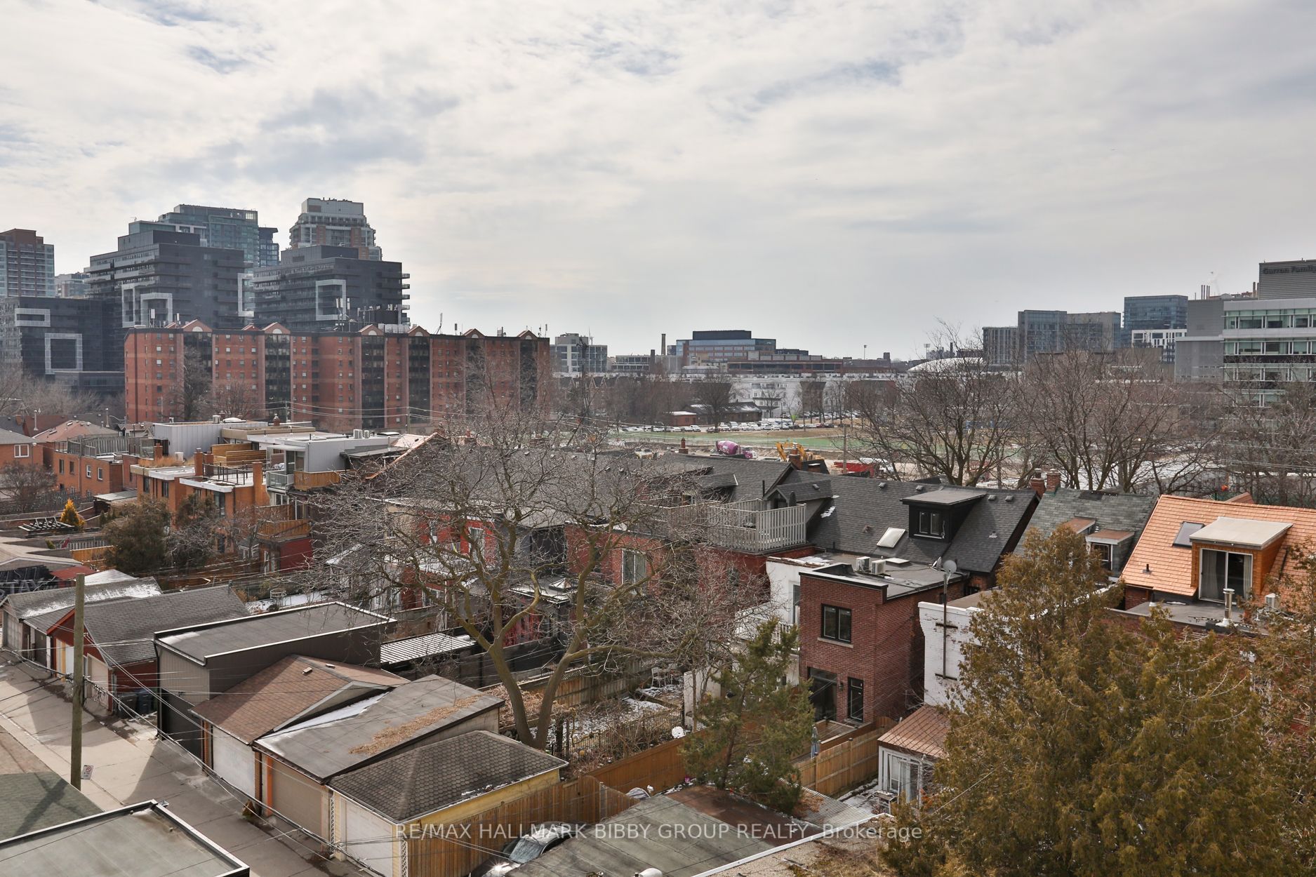 993 Queen Street W, #409