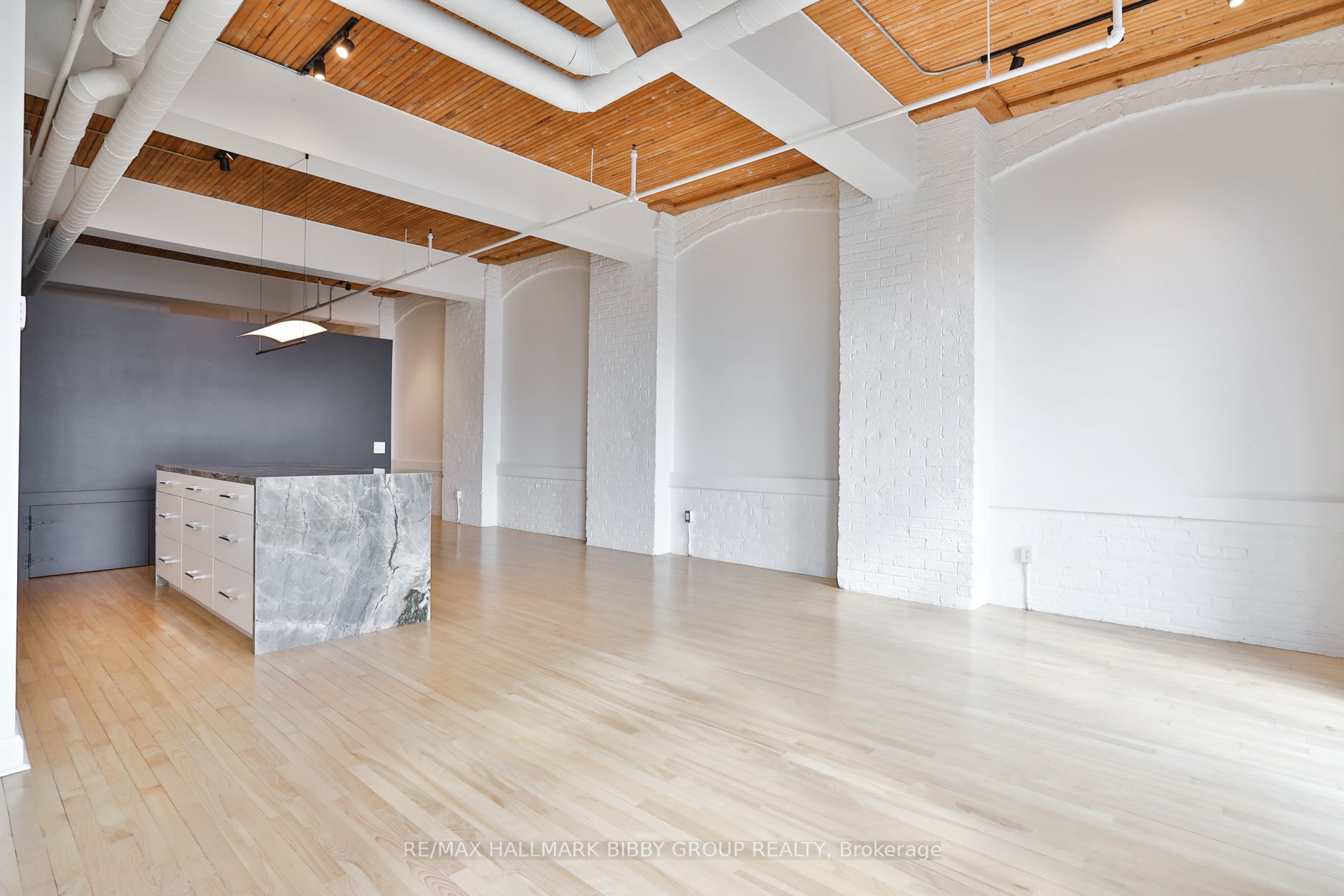 993 Queen Street W, #409